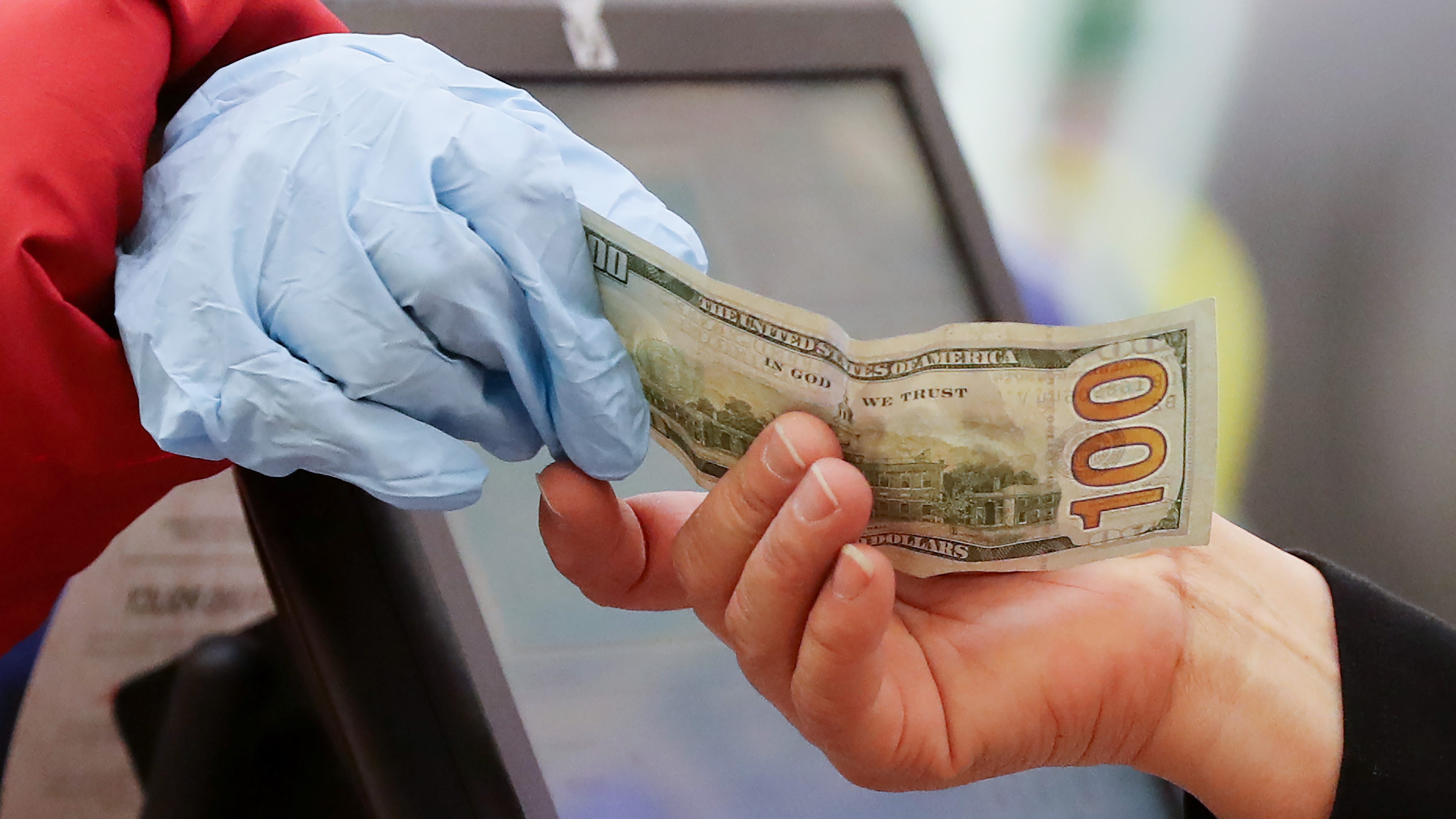 Governor, California lawmakers agree to new virus spending package; $600 stimulus checks included