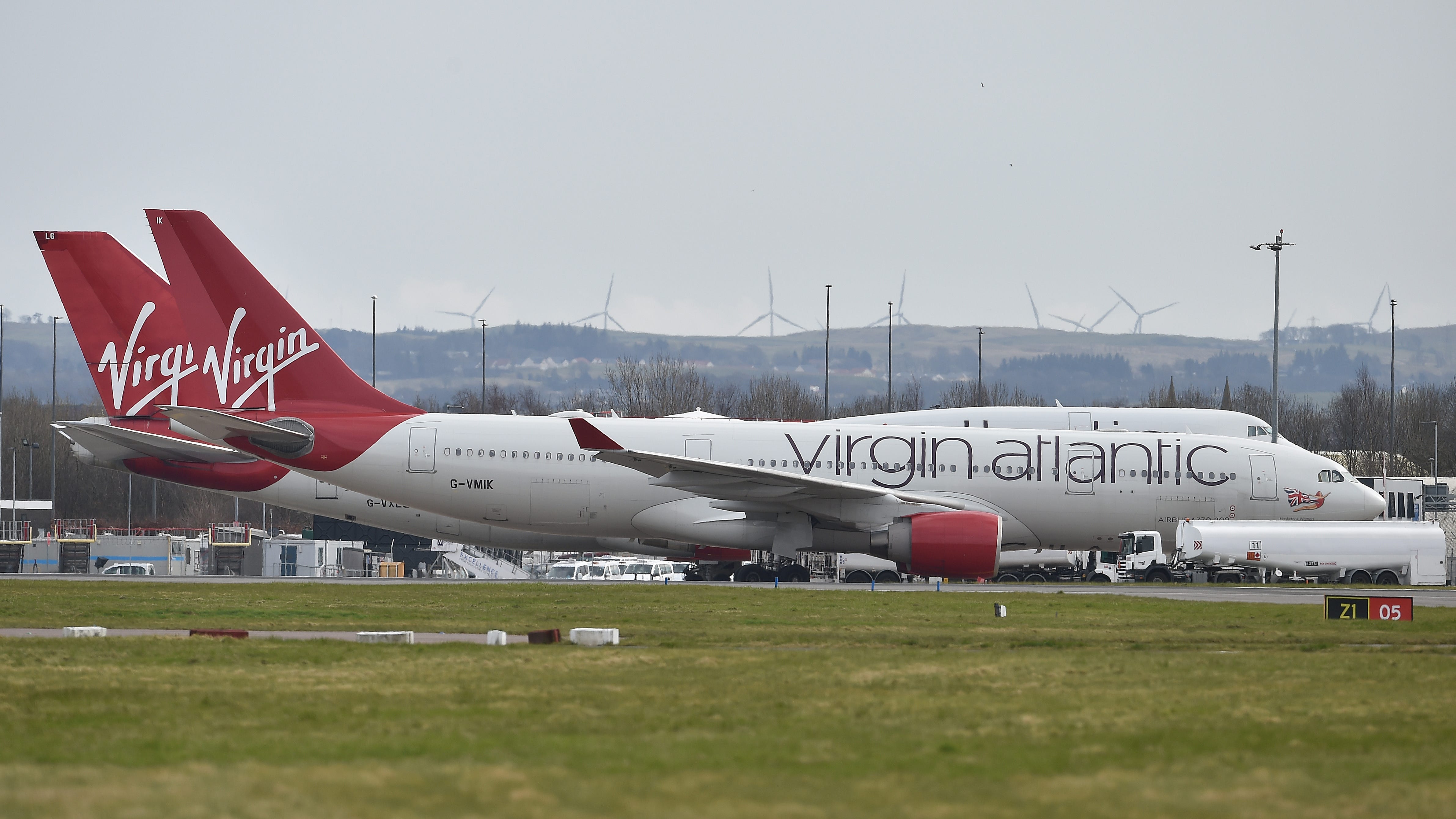 Flight diverted after man tries to punch, bite fellow passengers