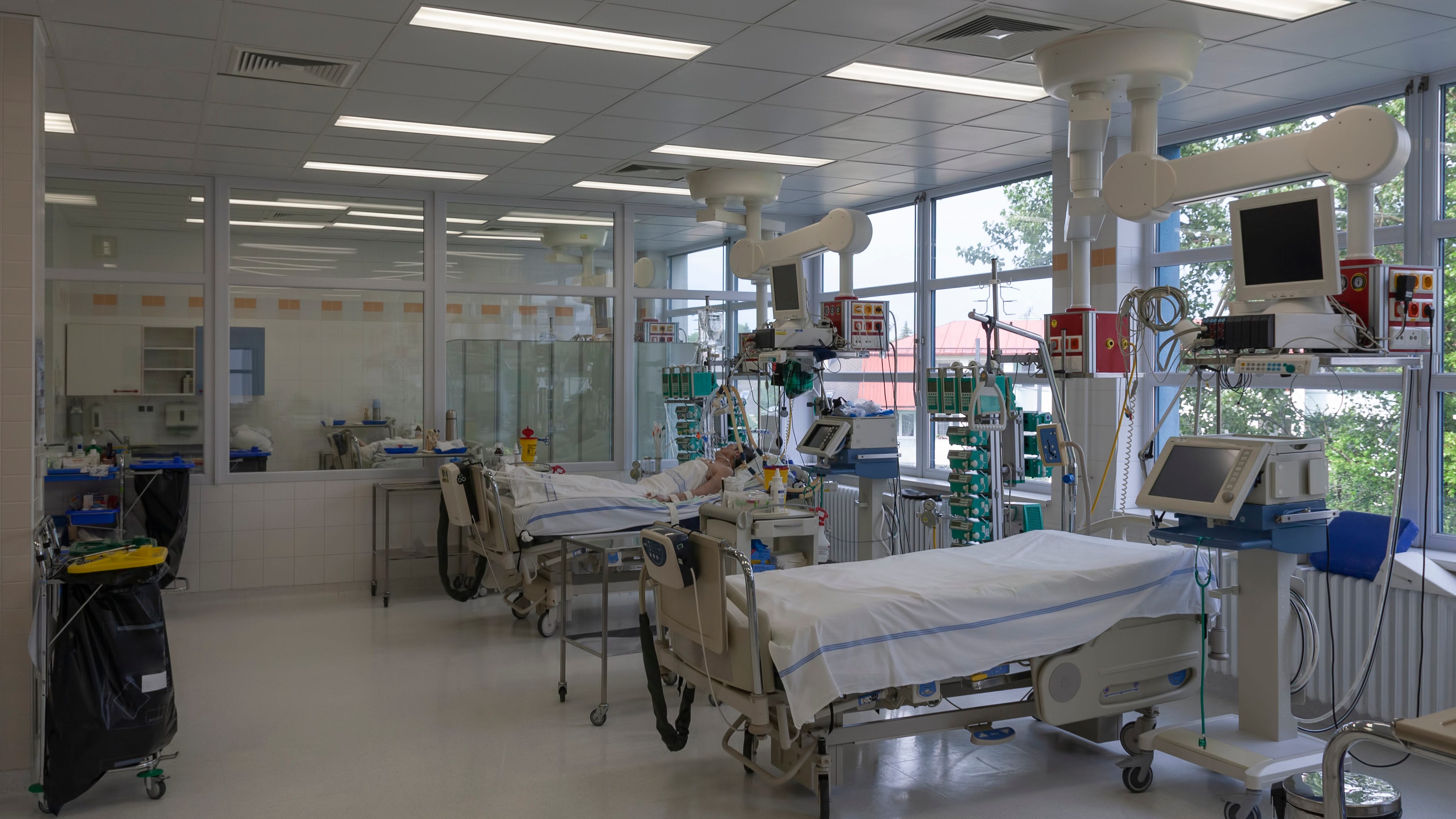 DFW health officials asking public to help slow COVID-19 spread, figures beginning to decline