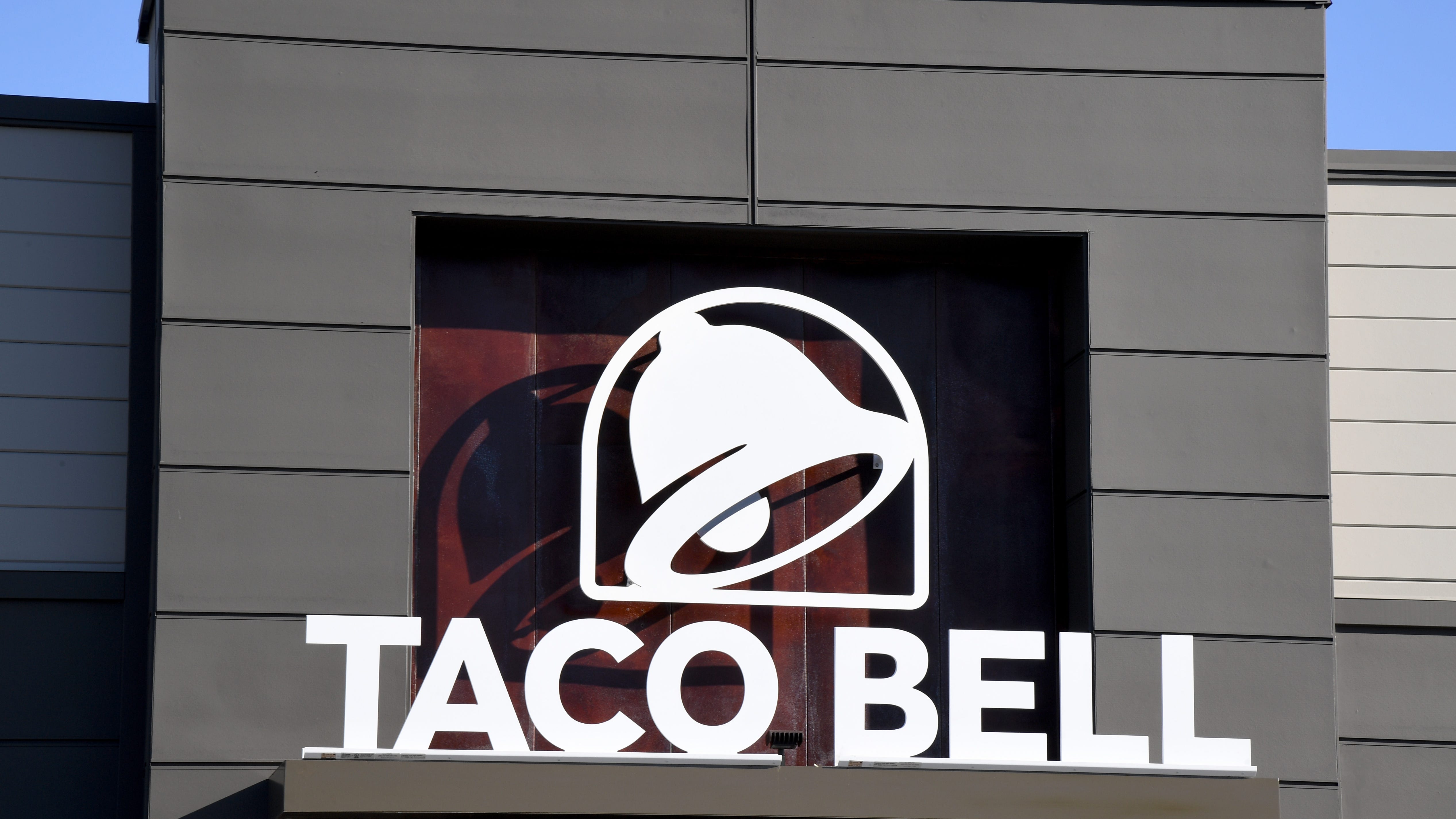 Taco Bell warns diners about ingredients shortage