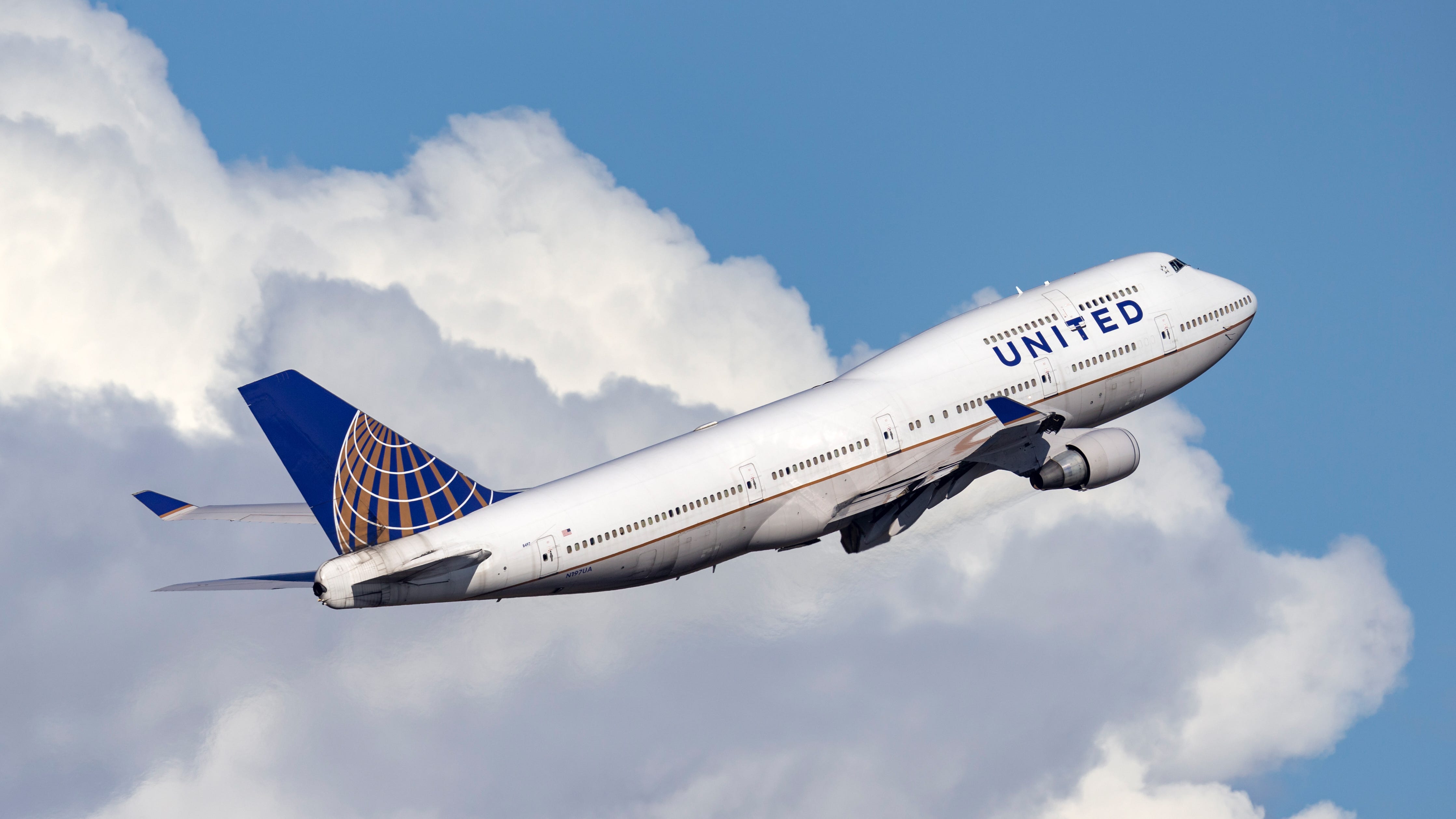United Airlines flights resume, fix identified for tech issue that caused ground stop