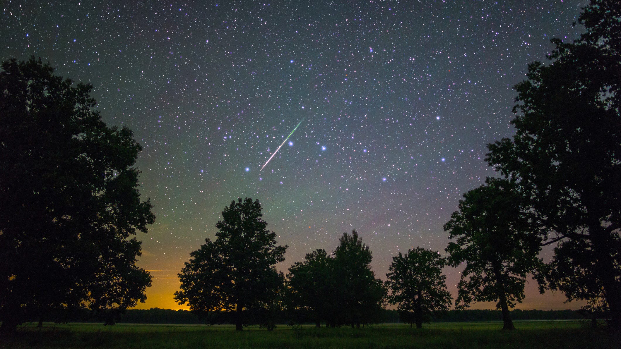 We'll be treated to two bright events in the sky this week, but one might outshine the other