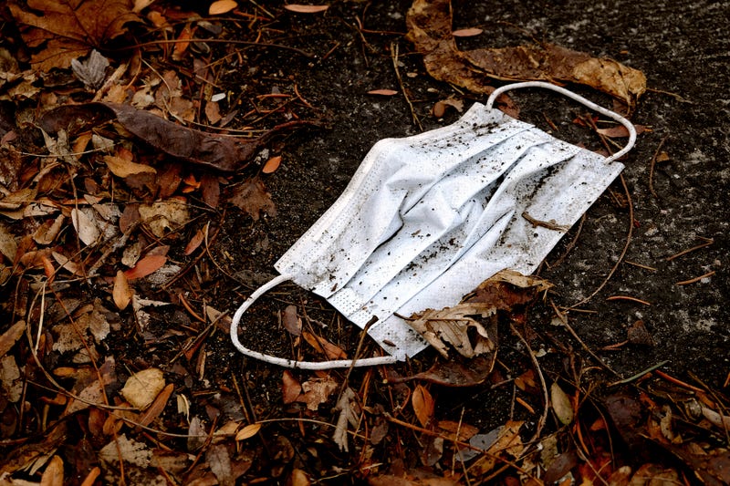 Face mask litter