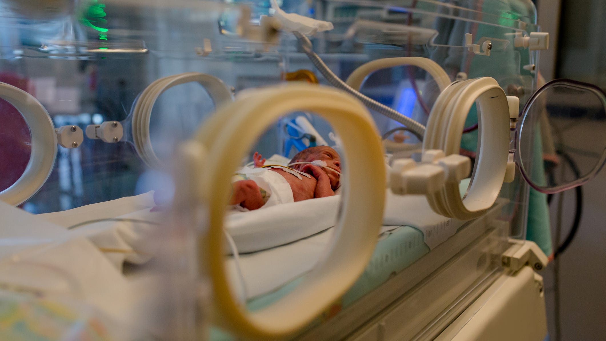 North Texas nurse's tradition helps families in Neonatal Intentsive Care Unit seem not-so-scary