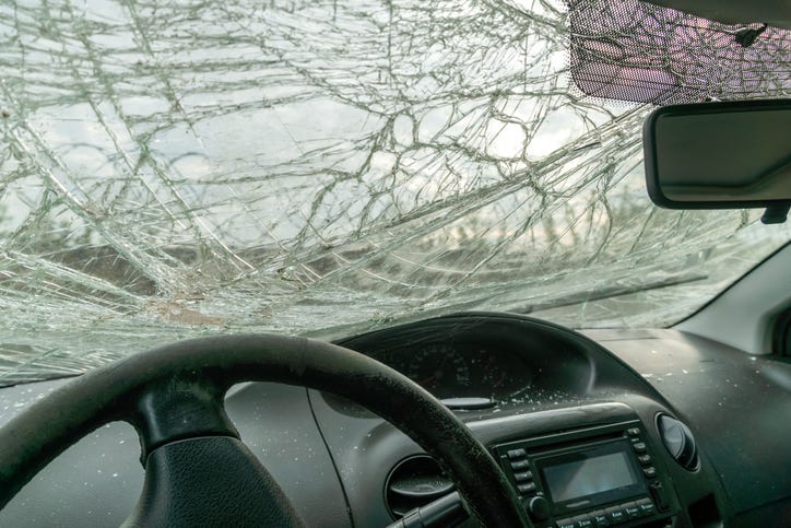 Woman dies in Oak Cliff crash