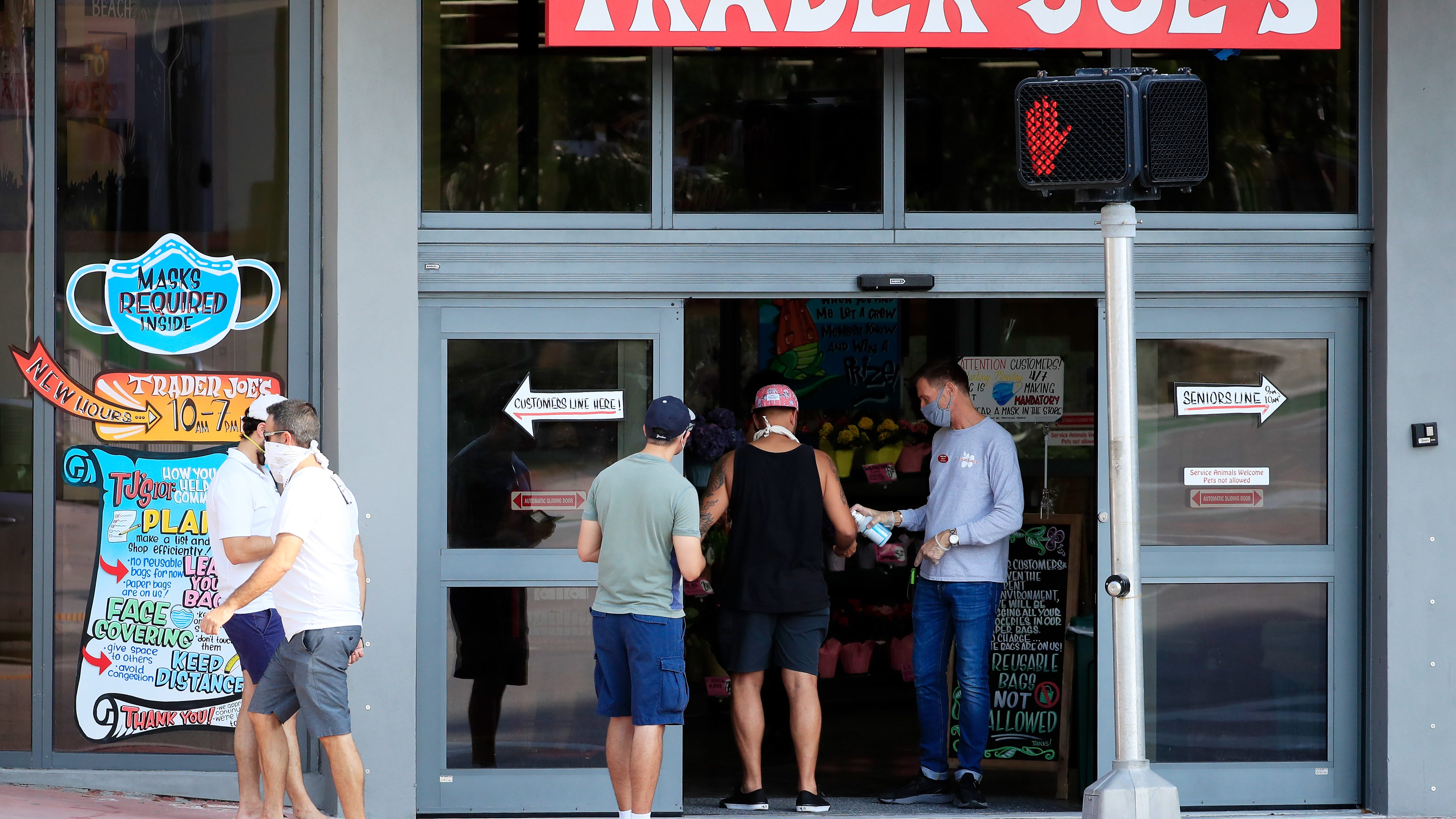 Maskless protest at Trader Joe's in Santa Cruz, again