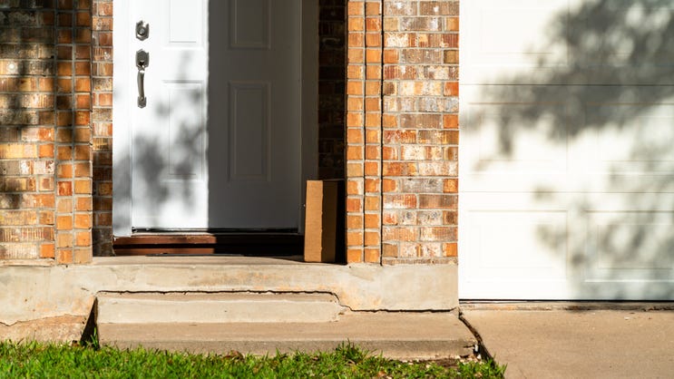 Anti-Semitic fliers show up in front of Lavon homes