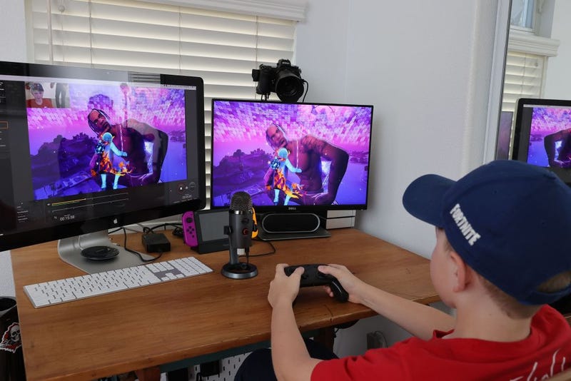 child playing Fortnite