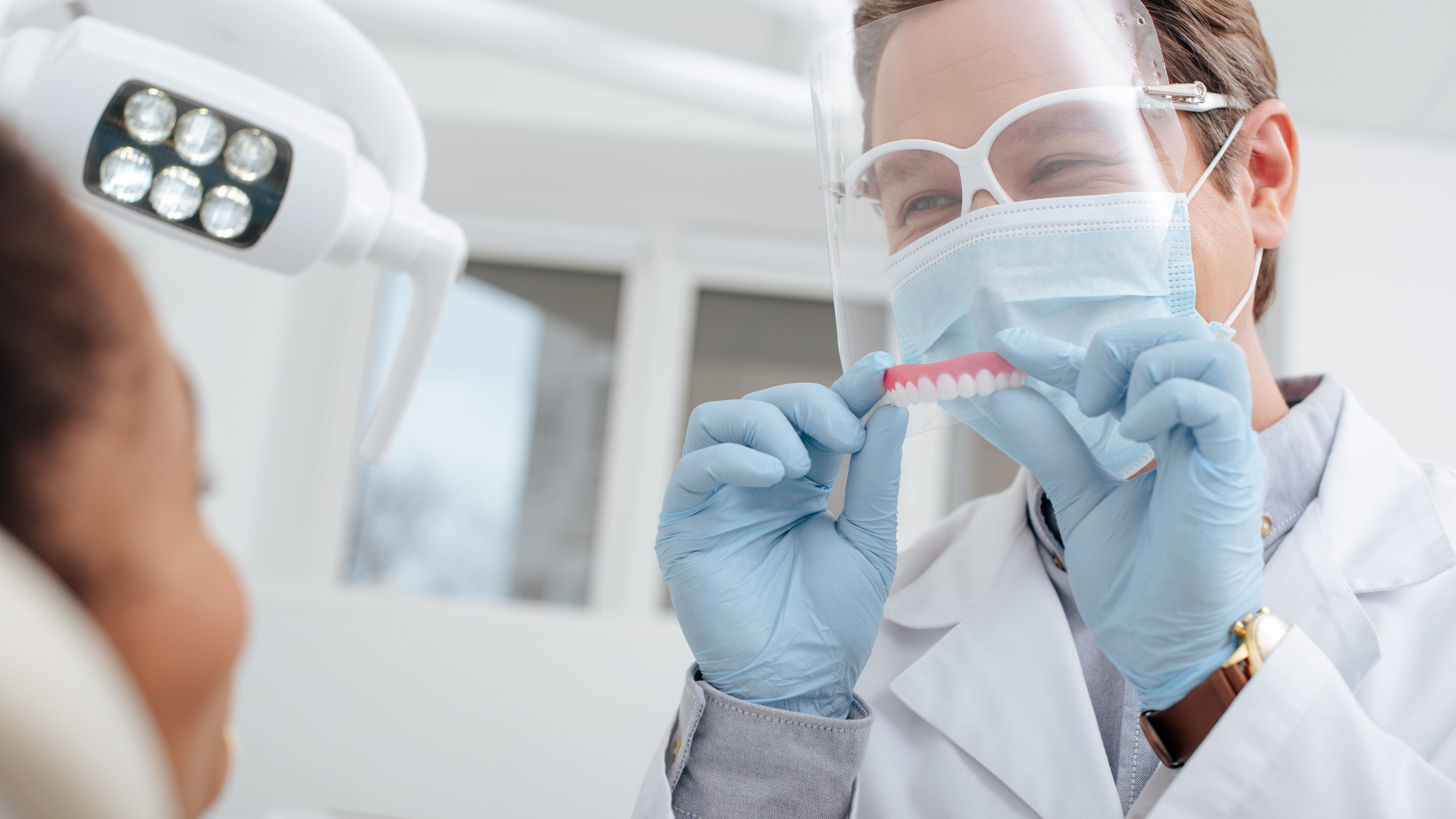 Dentists could administer COVID-19 vaccine under bill
