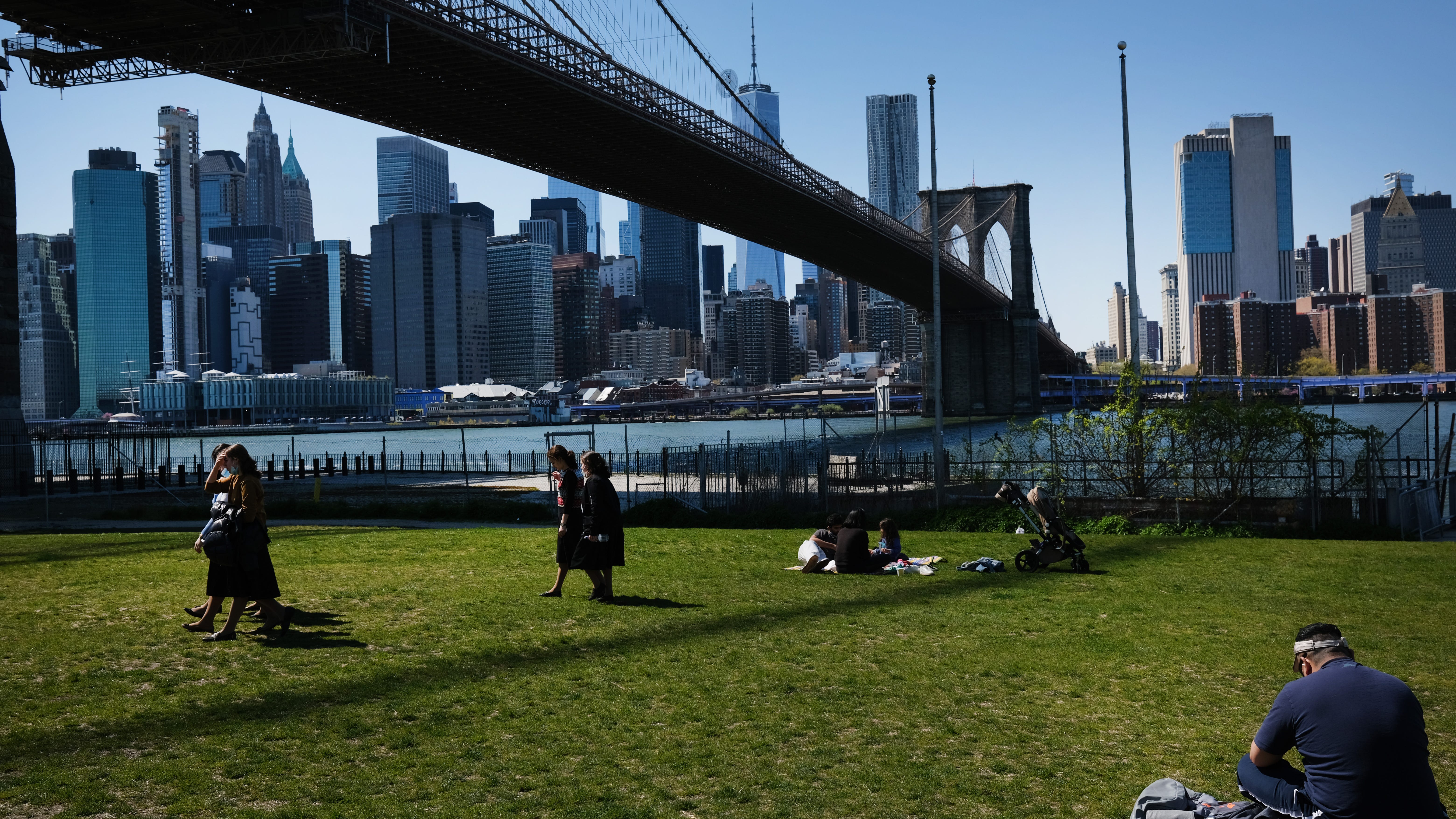 Body of 13-year-old girl washes up on shore at Brooklyn Bridge Park