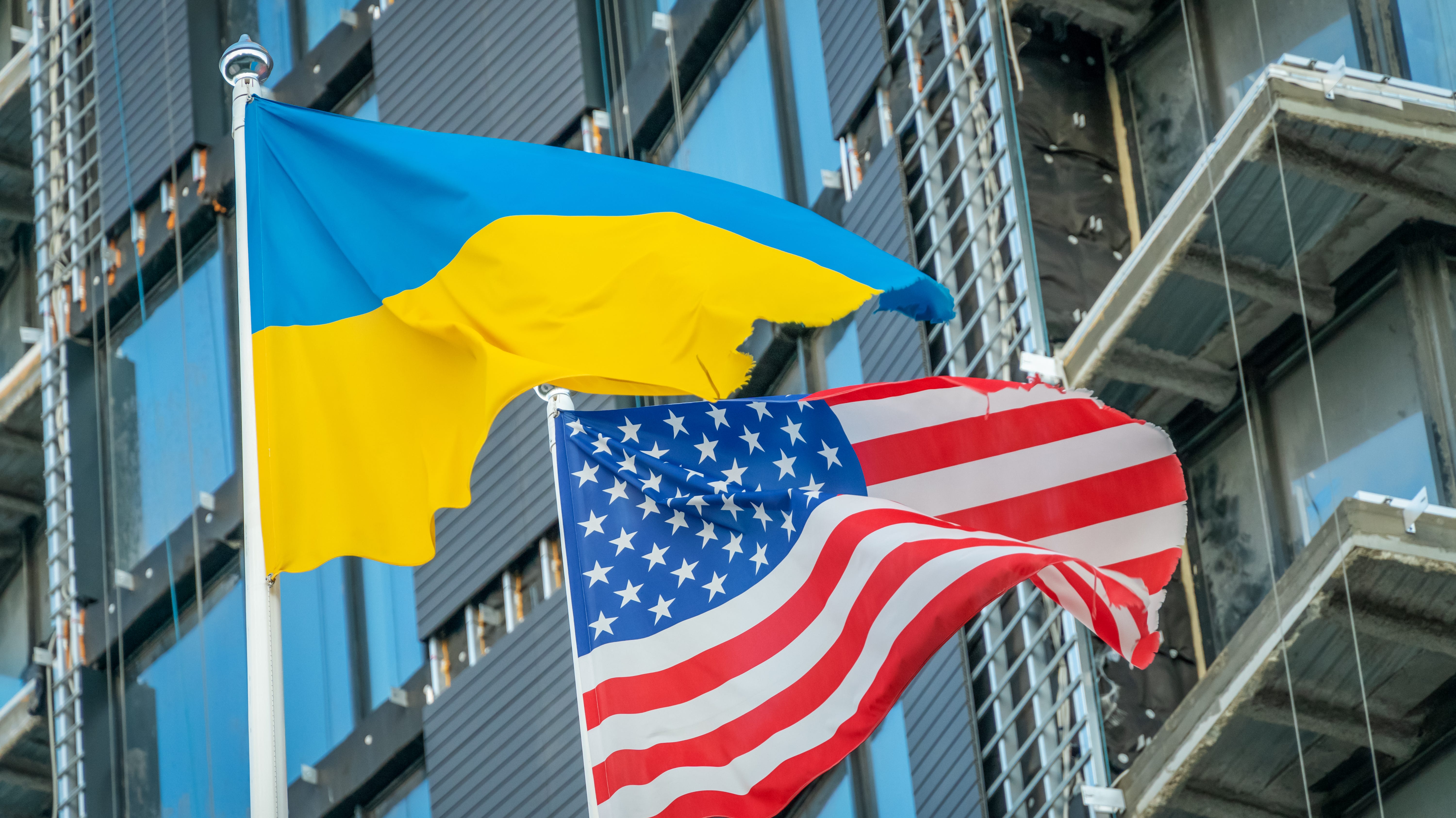 St. Louis Park HS grad's newsletter helping bridge "disconnect" between America and Ukraine