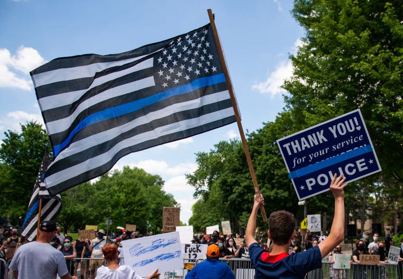'thin blue line' flag