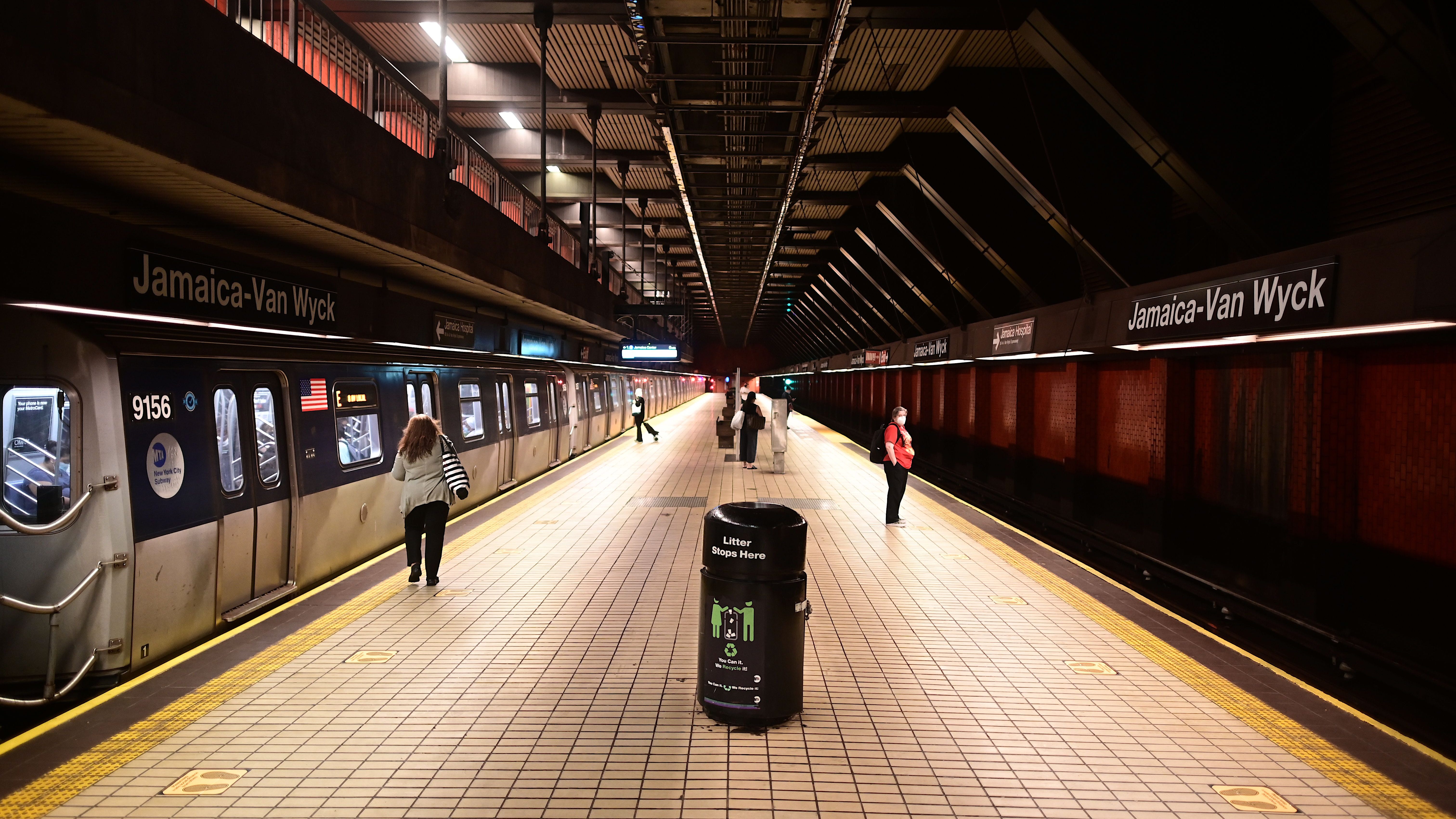 E train fatally strikes man, 60, who fell into tracks