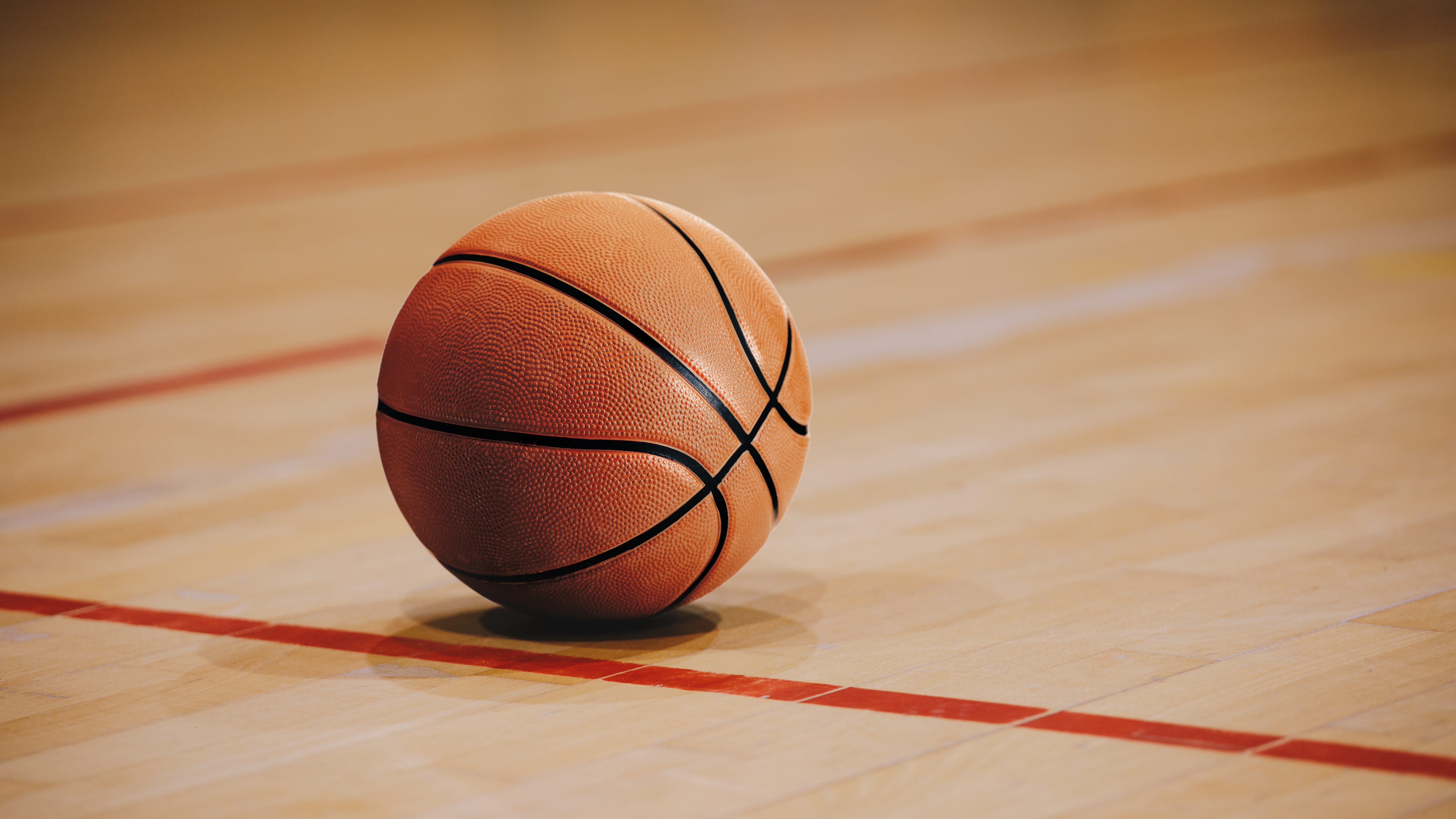 East Texas high school basketball player dies during game