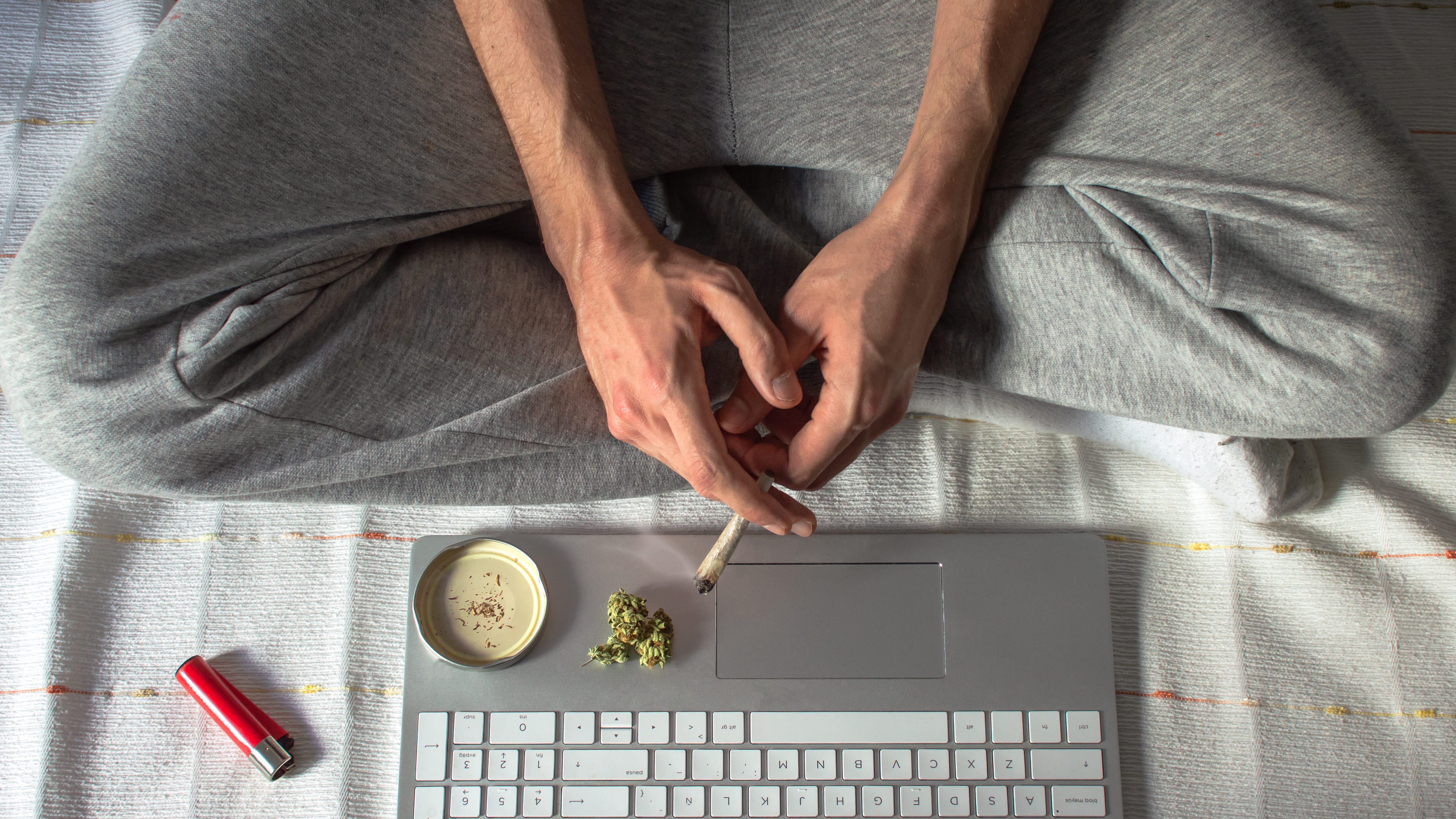 California OKs bill to protect workers who use pot at home
