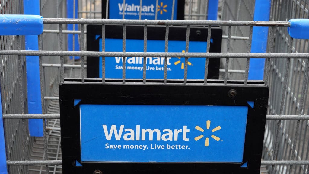 Walmart will give away over 700,000 smartphones to its employees