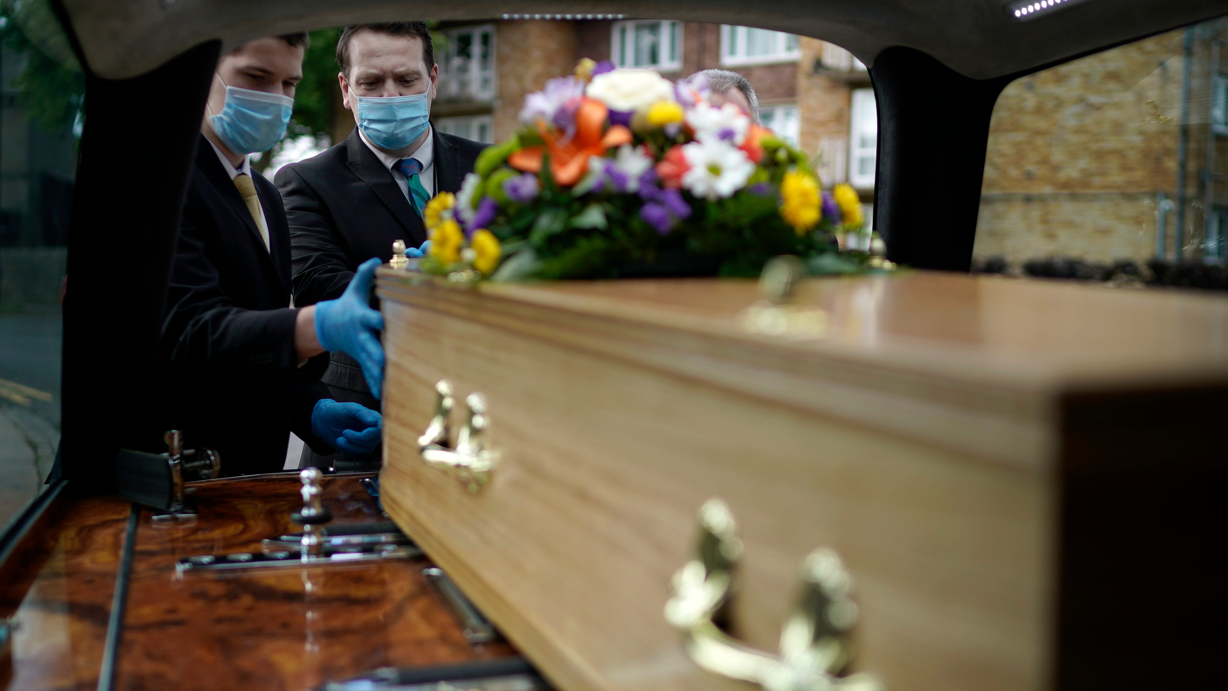 Mother and daughter die of COVID one day apart