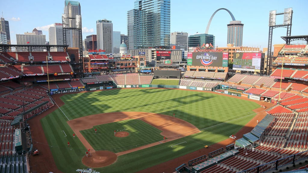 Here's how you can listen to Cardinals baseball on KMOX at home or on the go