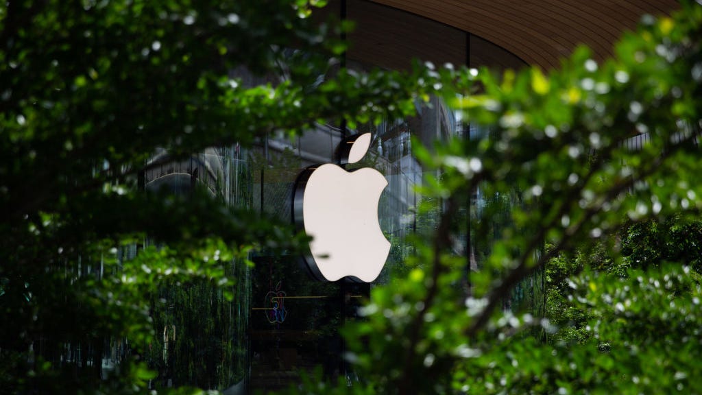 Apple hires Mercedes engineers, fueling Apple Car rumors: Report
