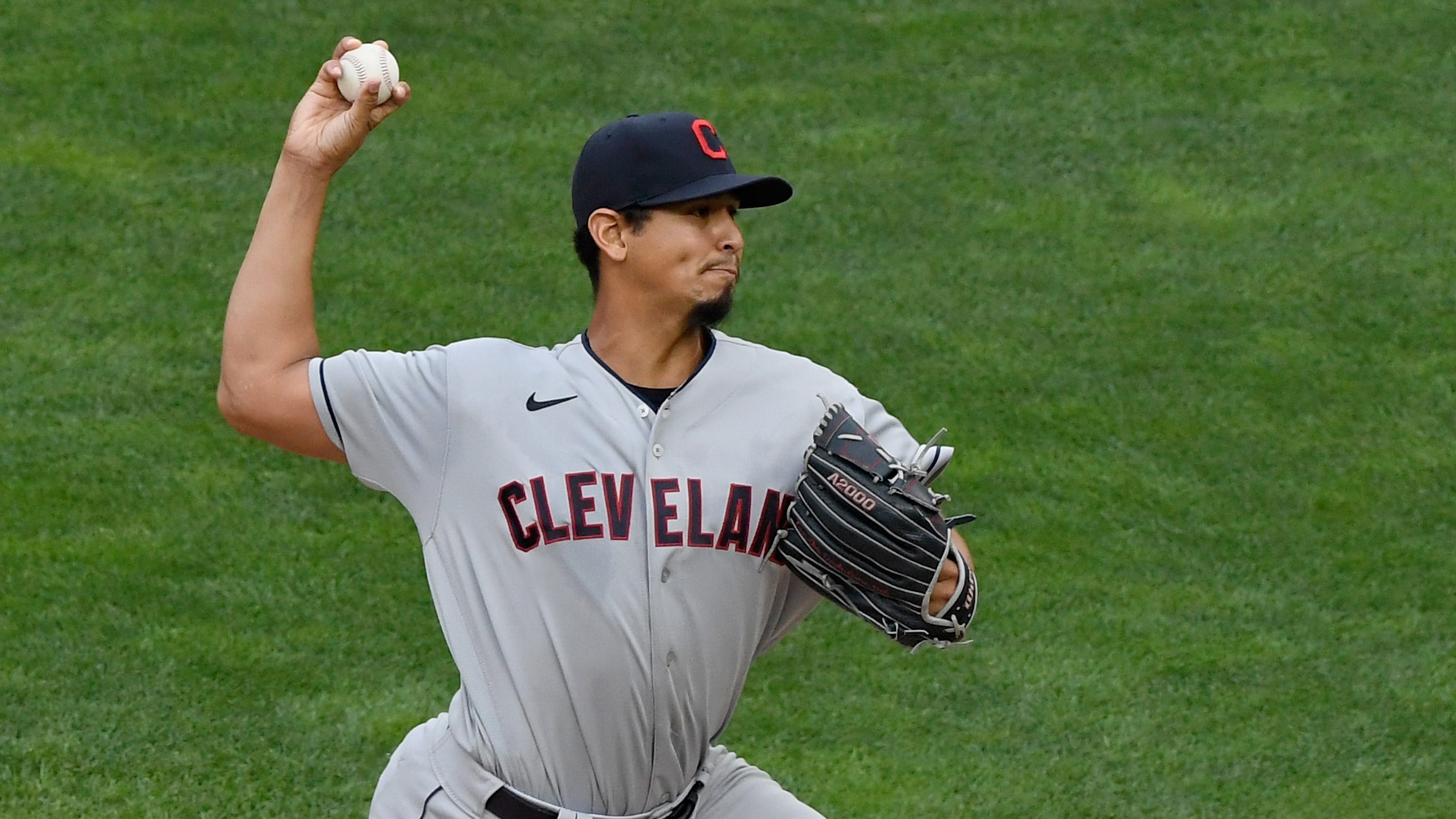 Carlos Carrasco throws successful first bullpen since reporting elbow soreness, will face live hitters Thursday