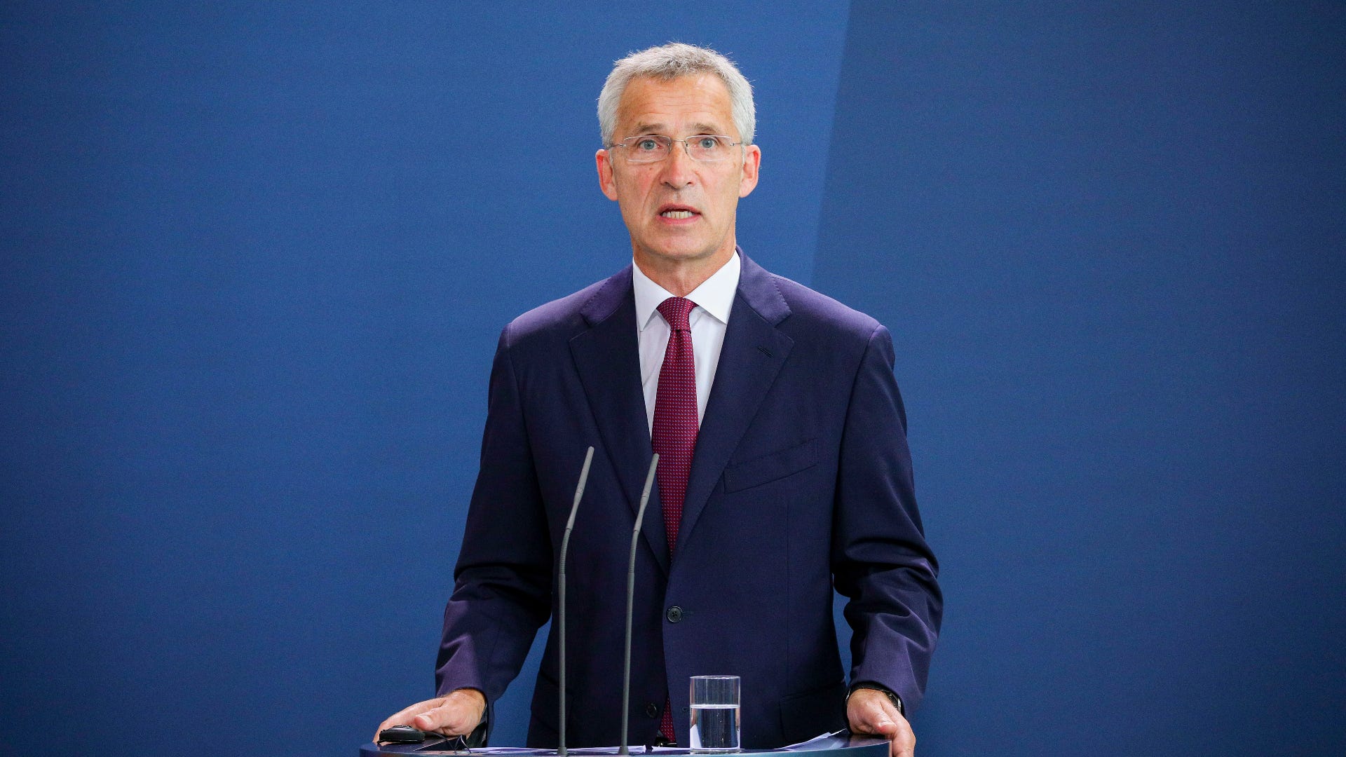 NATO chief urges joint spending as budget debate rolls on