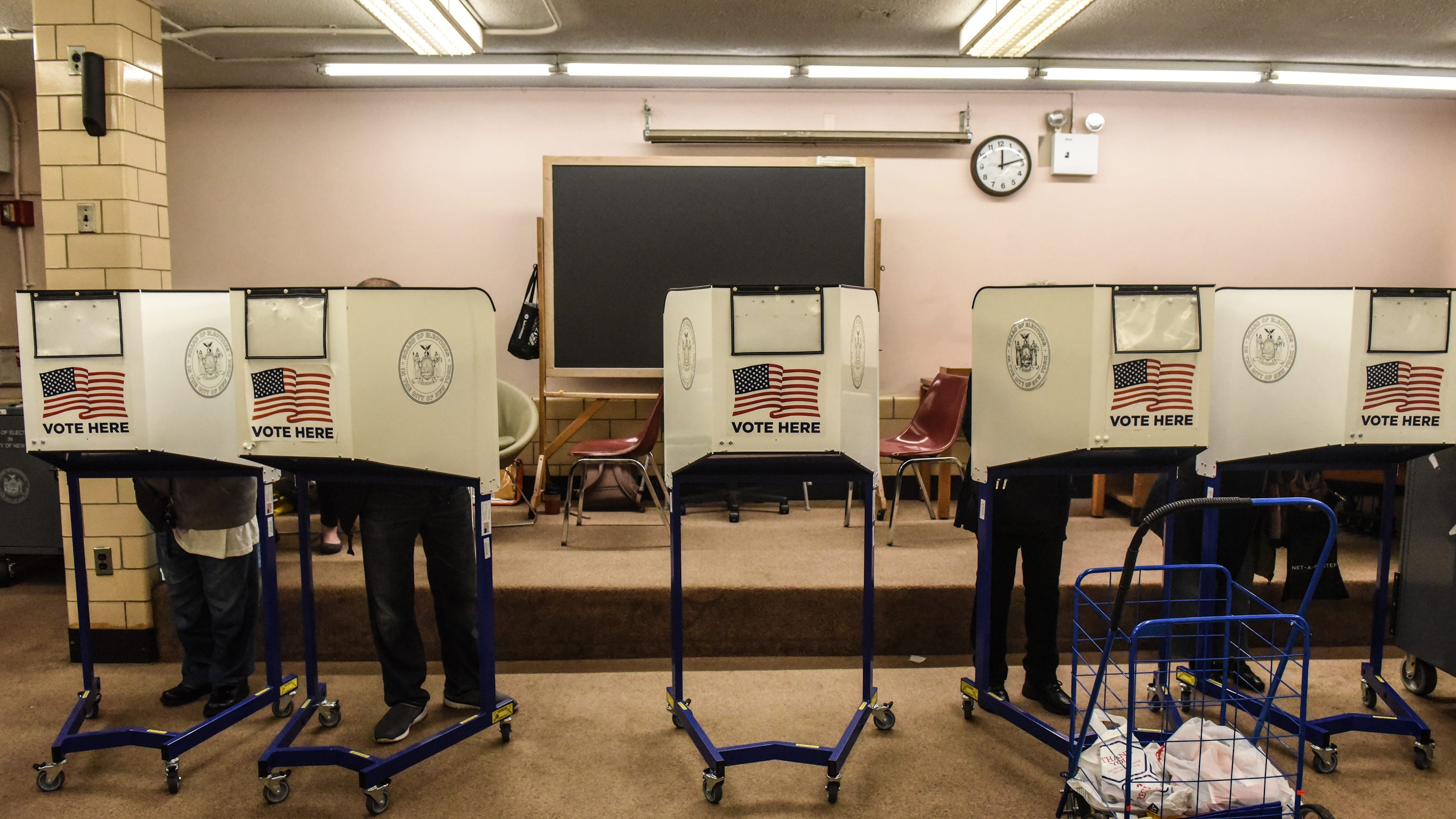 Controversial new proposal would allow non-citizens to vote in NYC elections