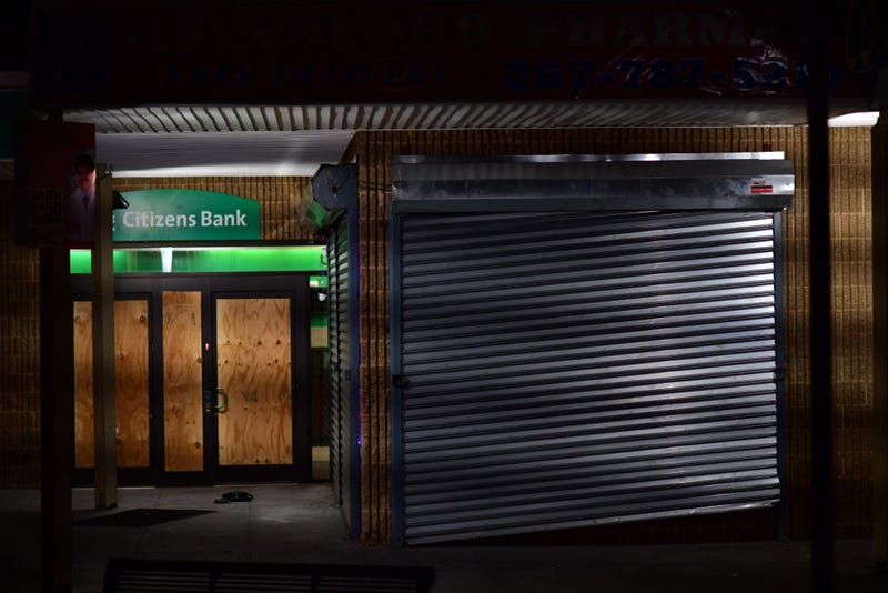 Citizens Bank location boarded up