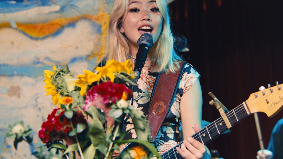 5 of our favorite Beabadoobee music videos
