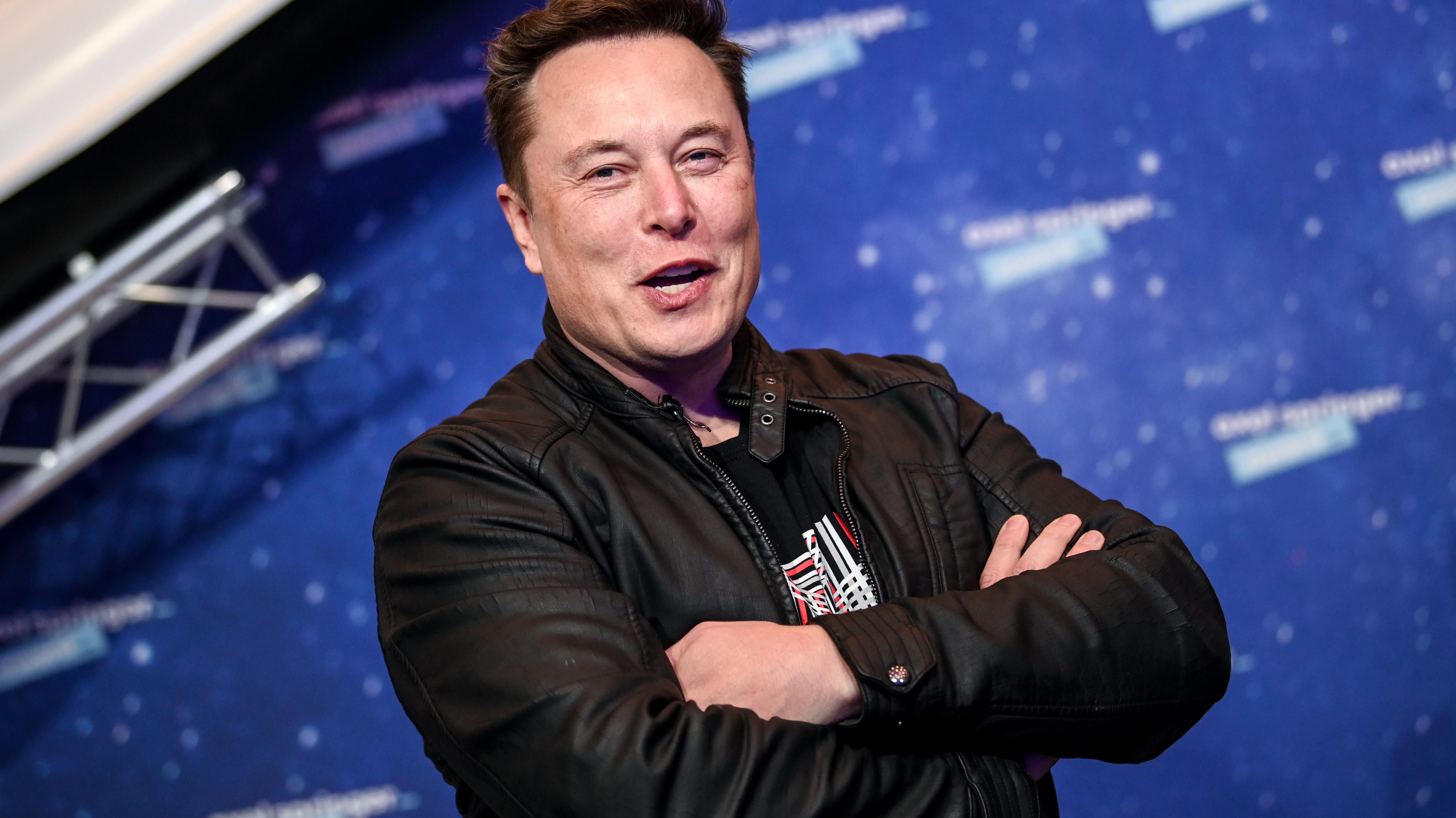 Elon Musk completes acquisition of Twitter, immediately fires top executives