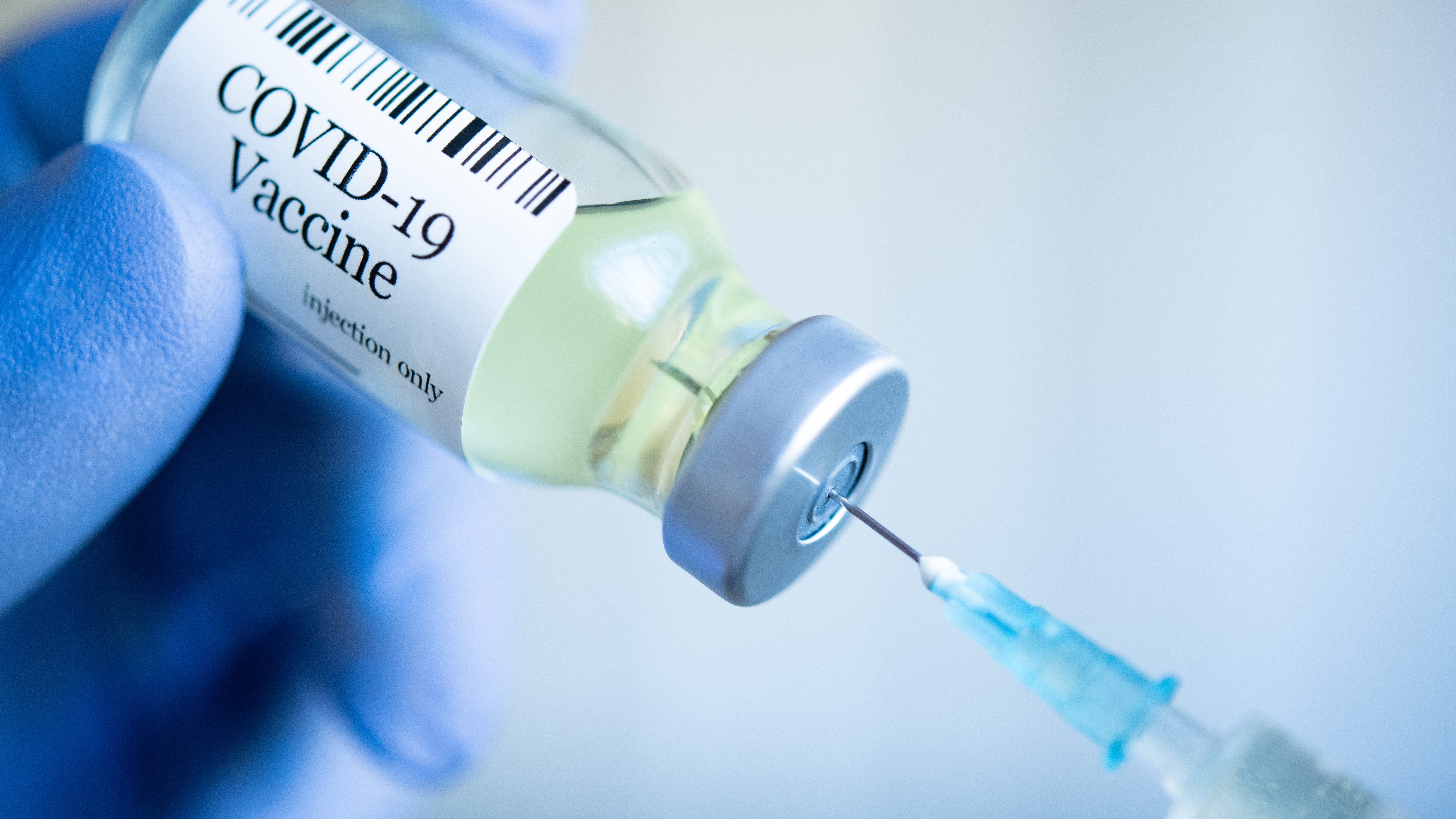 Northwestern University hosts midnight COVID vaccine clinic to use expiring doses