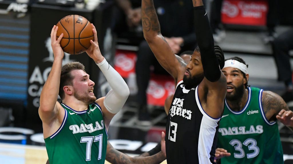 Mavericks' 50-point halftime lead over Clippers is largest in NBA history