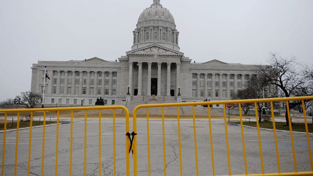 Missouri lawmakers vote themselves a raise, sort of