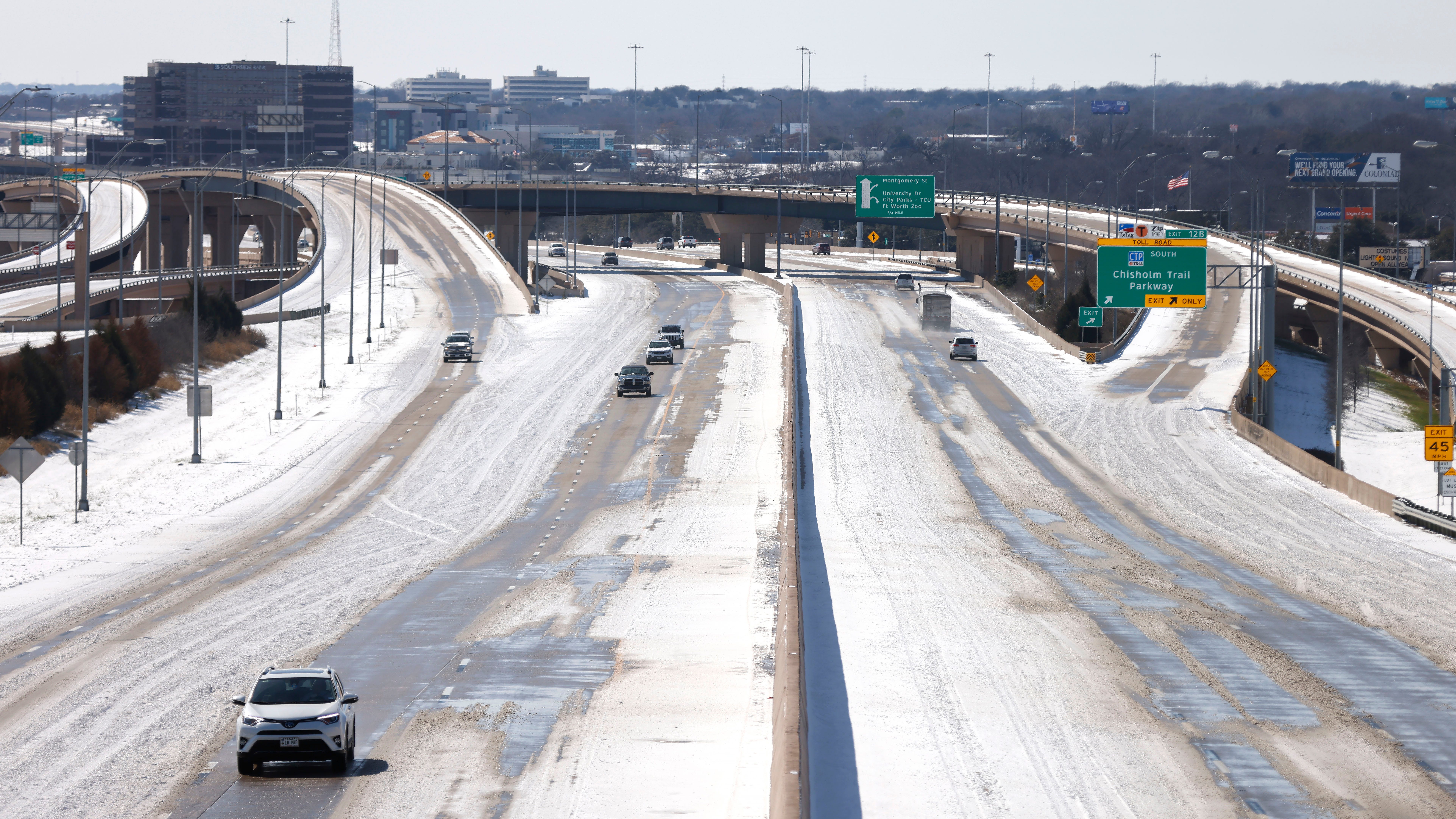 City of Fort Worth prepares to treat icy roads