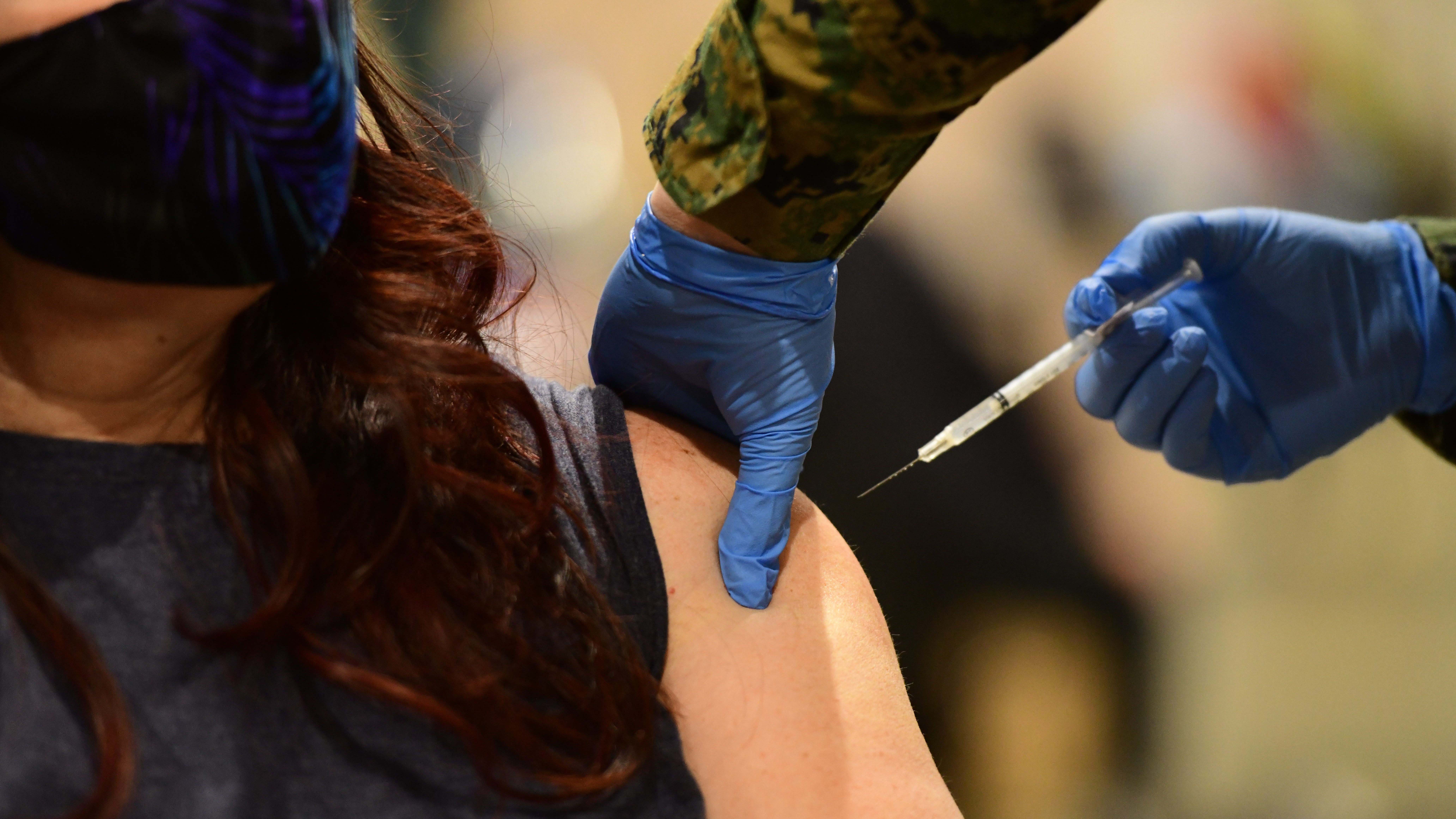 Philadelphia Council bill offers $50 gift or utility credit for COVID-19 vaccinations