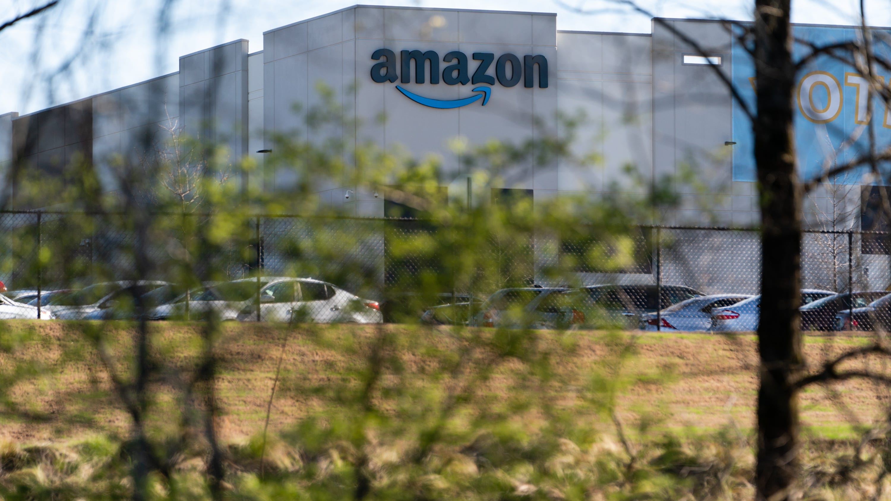 NYPD arrests Amazon union organizers delivering lunch to workers