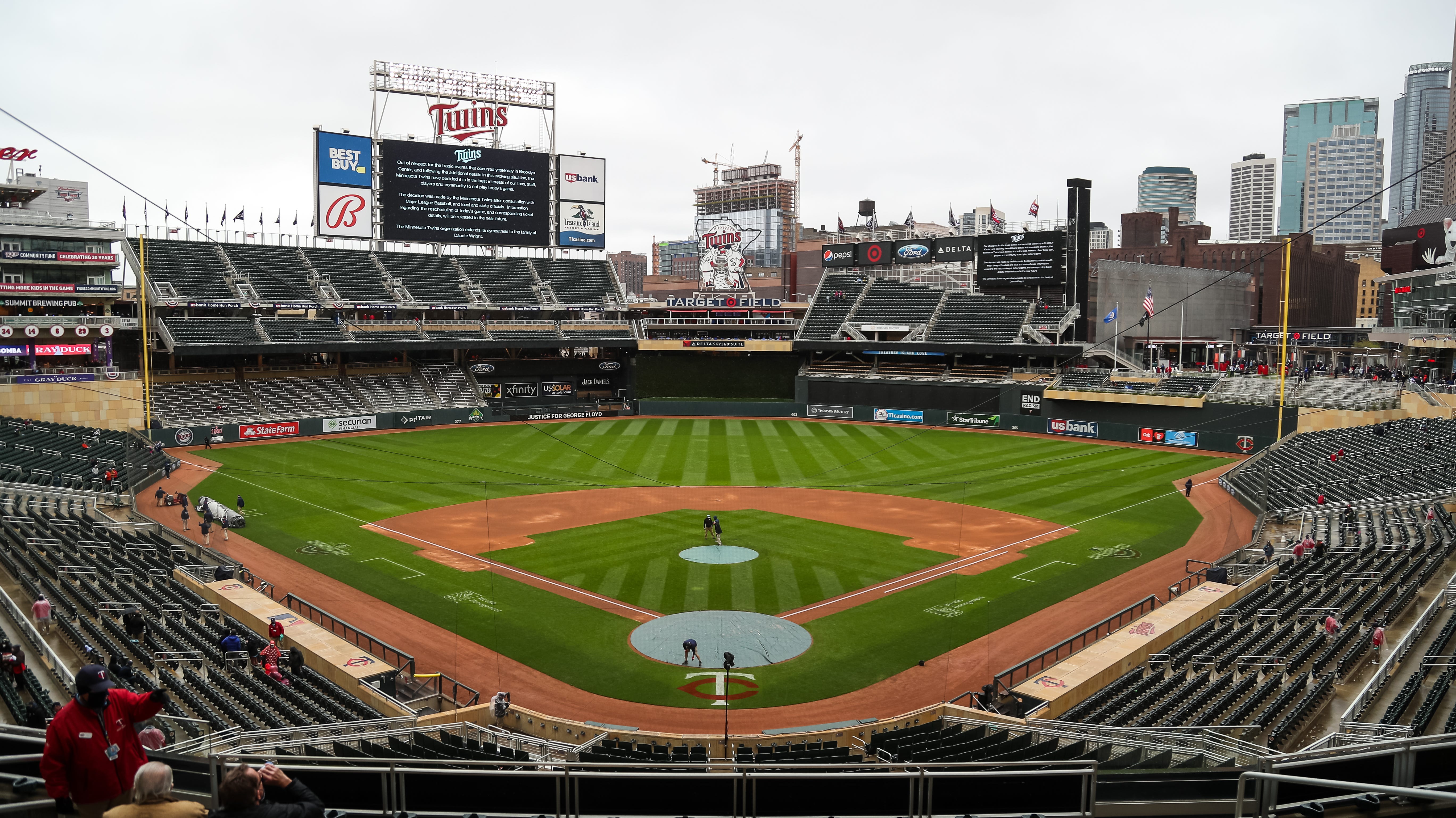 Restaurants near Target Field worried about surviving MLB lockout