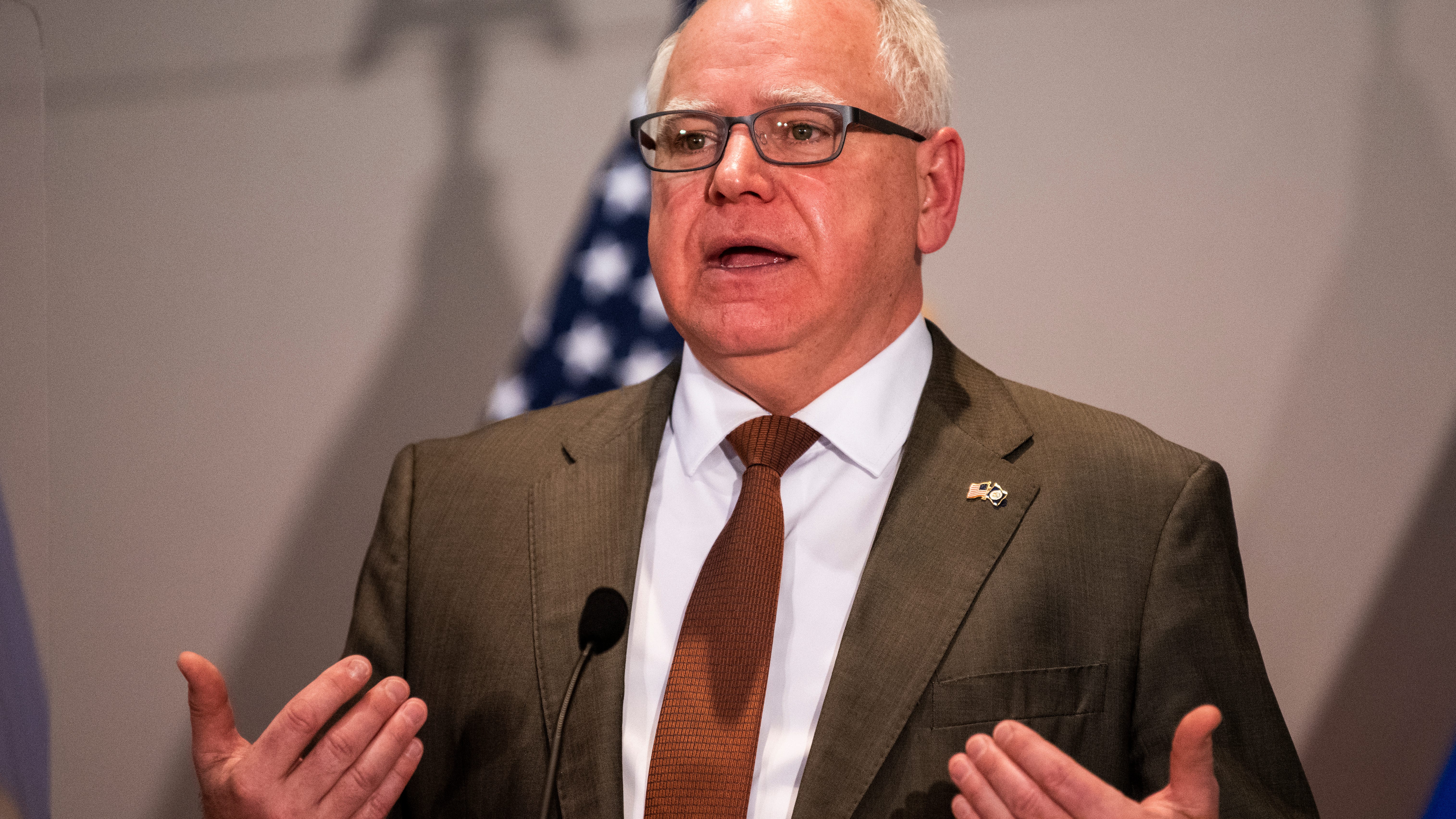 Walz shares that ‘Nobody hates the damn masks more than me’ at Farmfest 2021