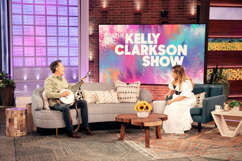 Ed Helms, Kelly Clarkson