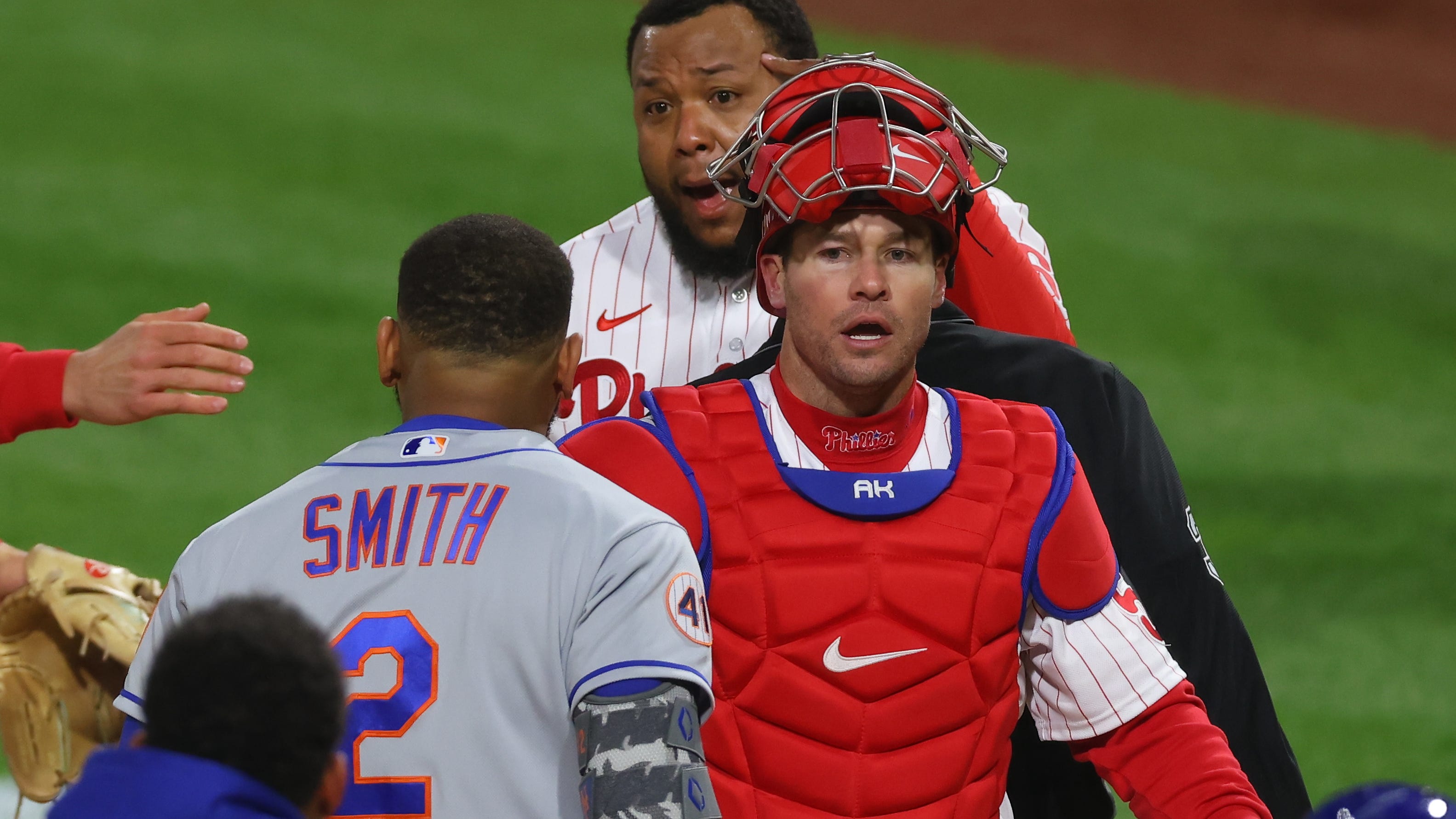 Dominic Smith on confrontation with Jose Alvarado: 'He can meet me in the tunnel tomorrow if he really wants to get after it'