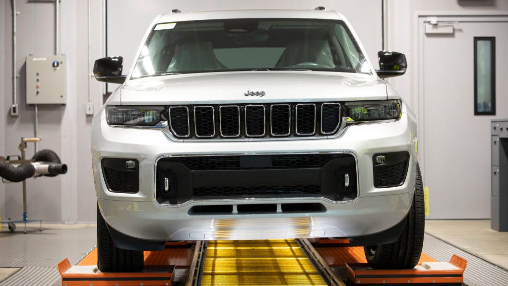 More than 330,000 Jeeps recalled