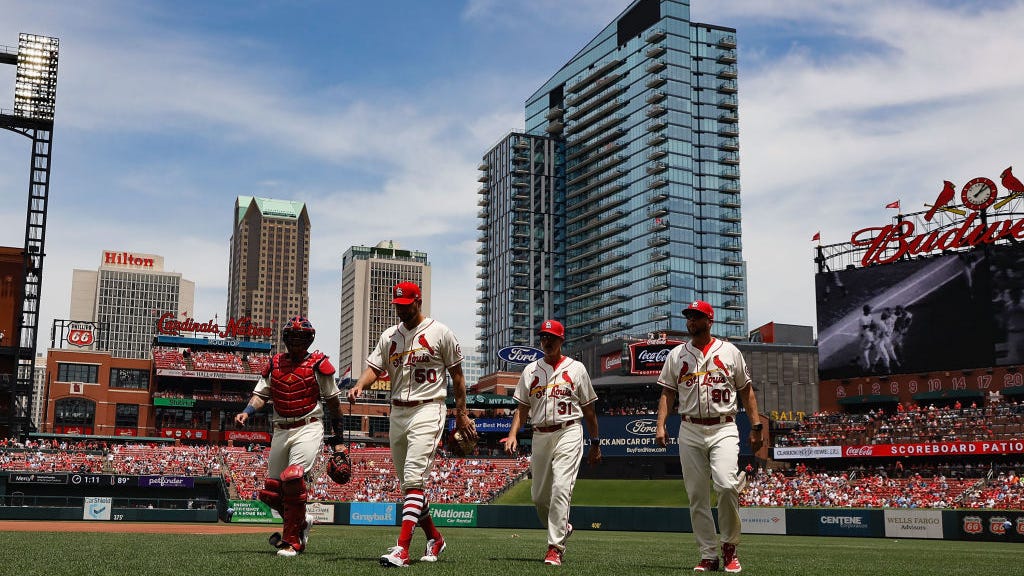10 possible candidates for new Cardinals manager