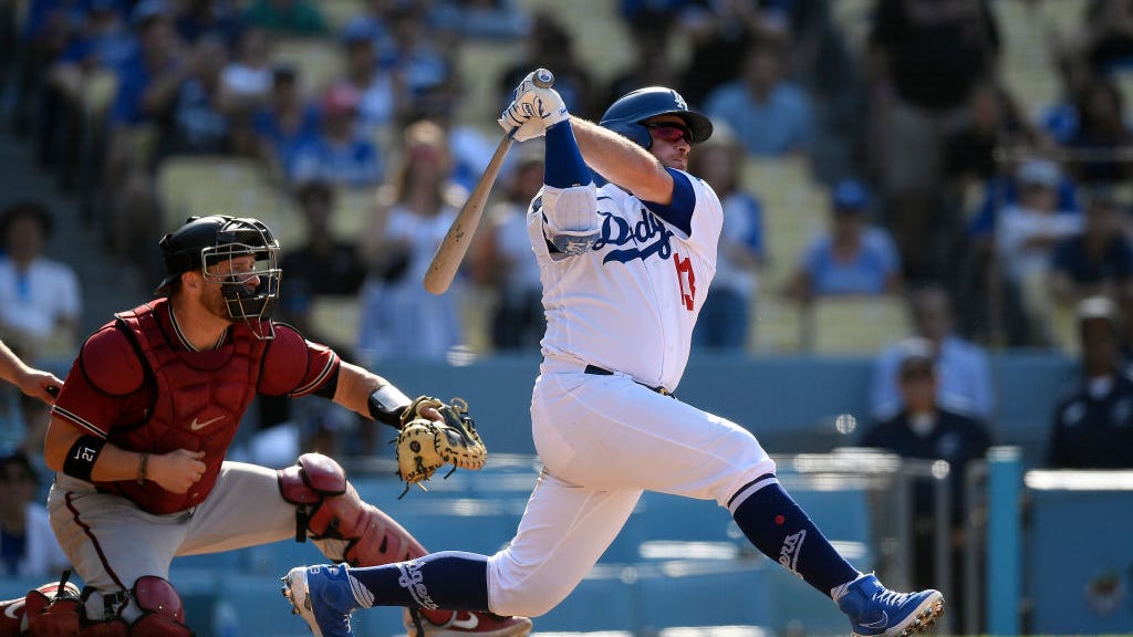 Dodger Stadium to require masks in covered concourses and concession stands