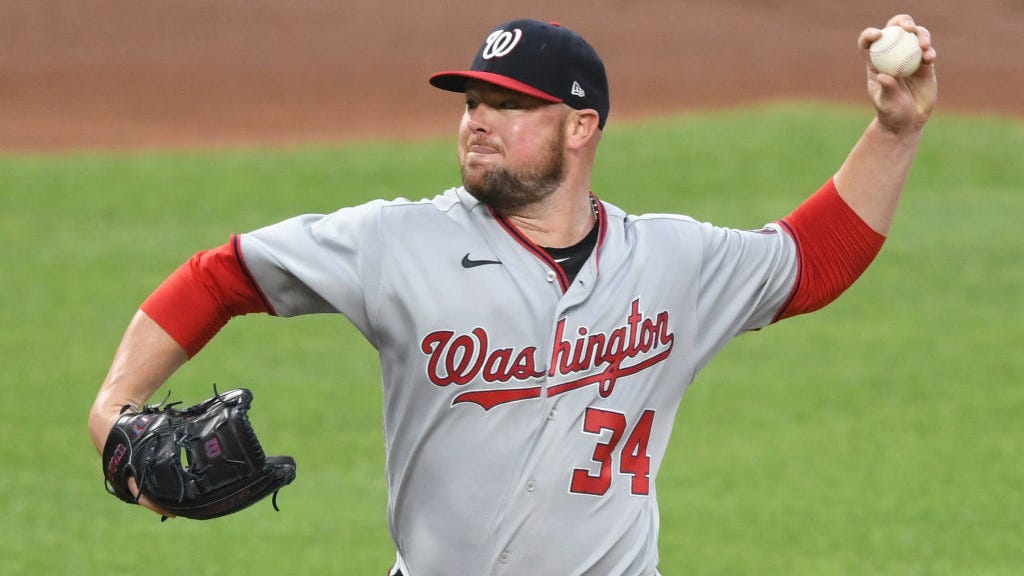 Cardinals acquire pitcher Jon Lester in trade with Nationals