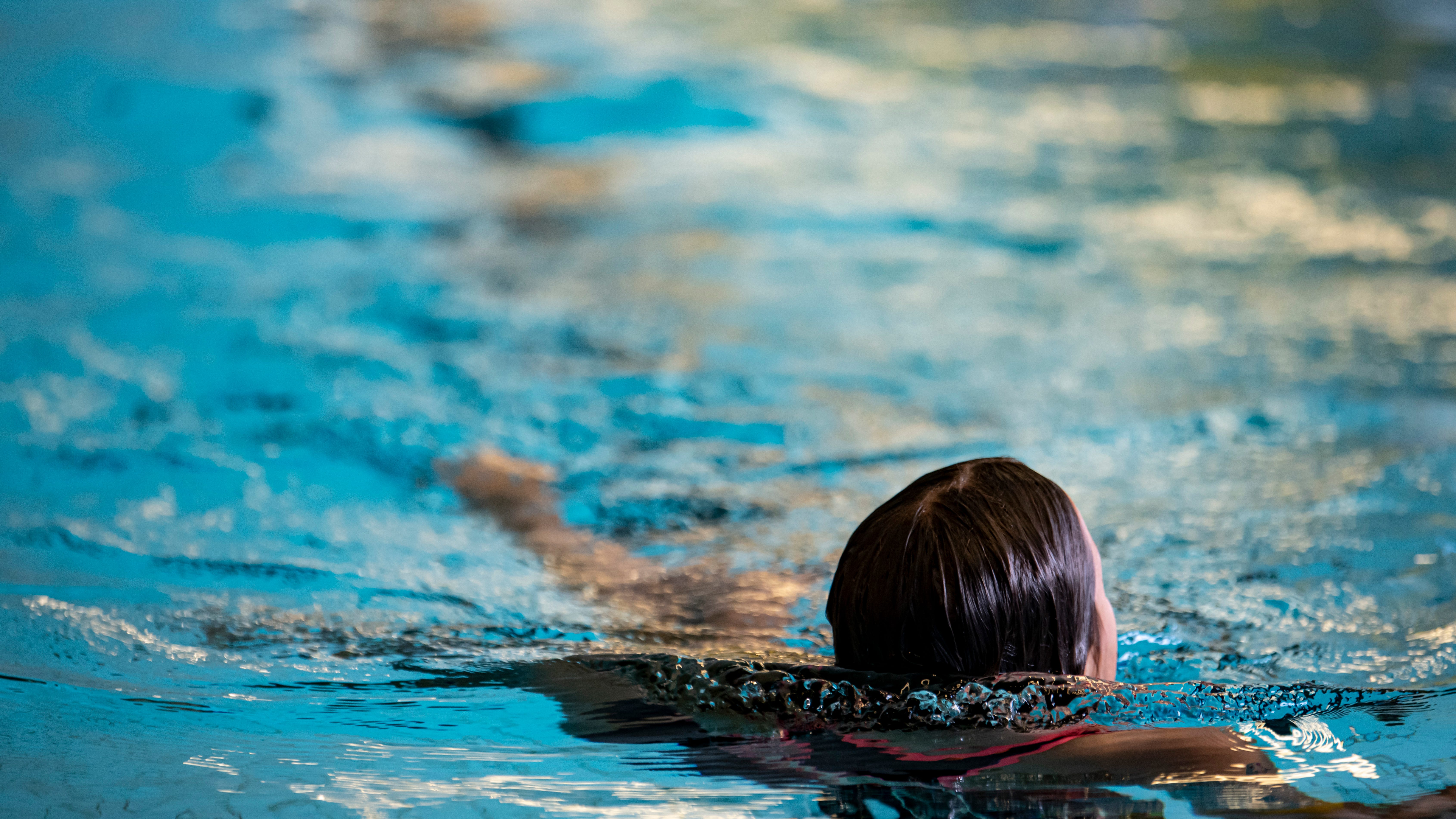 14 NJ summer campers taken to hospital from chlorine fumes at pool on college campus