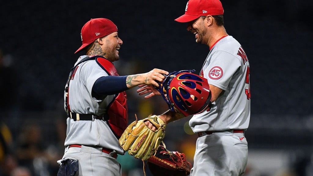 Adam Wainwright will spend Thanksgiving with Yadier Molina in Puerto Rico this year