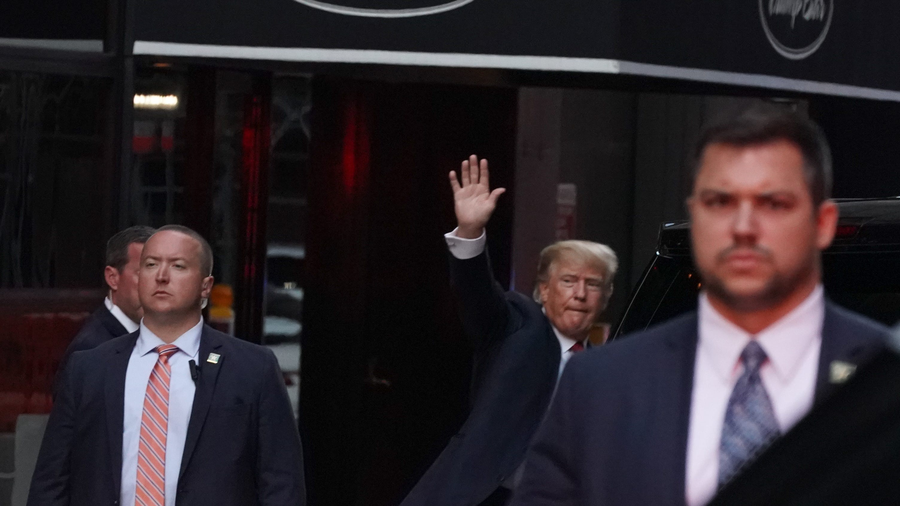 VIDEO & PICS: Donald Trump exits Trump Tower to a mix of cheers and boos