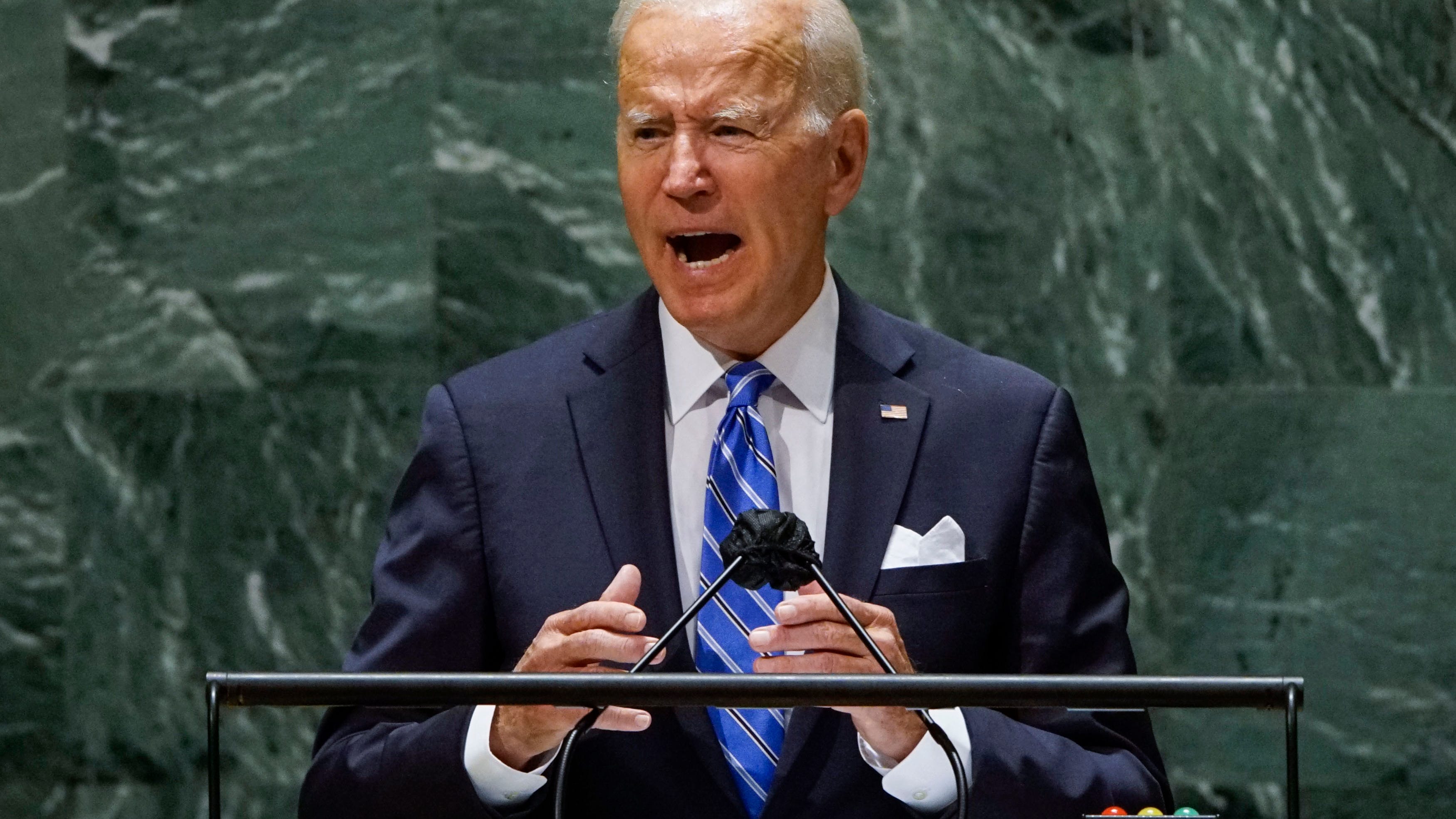 NYC PHOTOS OF THE WEEK: Meghan & Harry's visit, Rihanna rocks Fenty, Biden's big speech