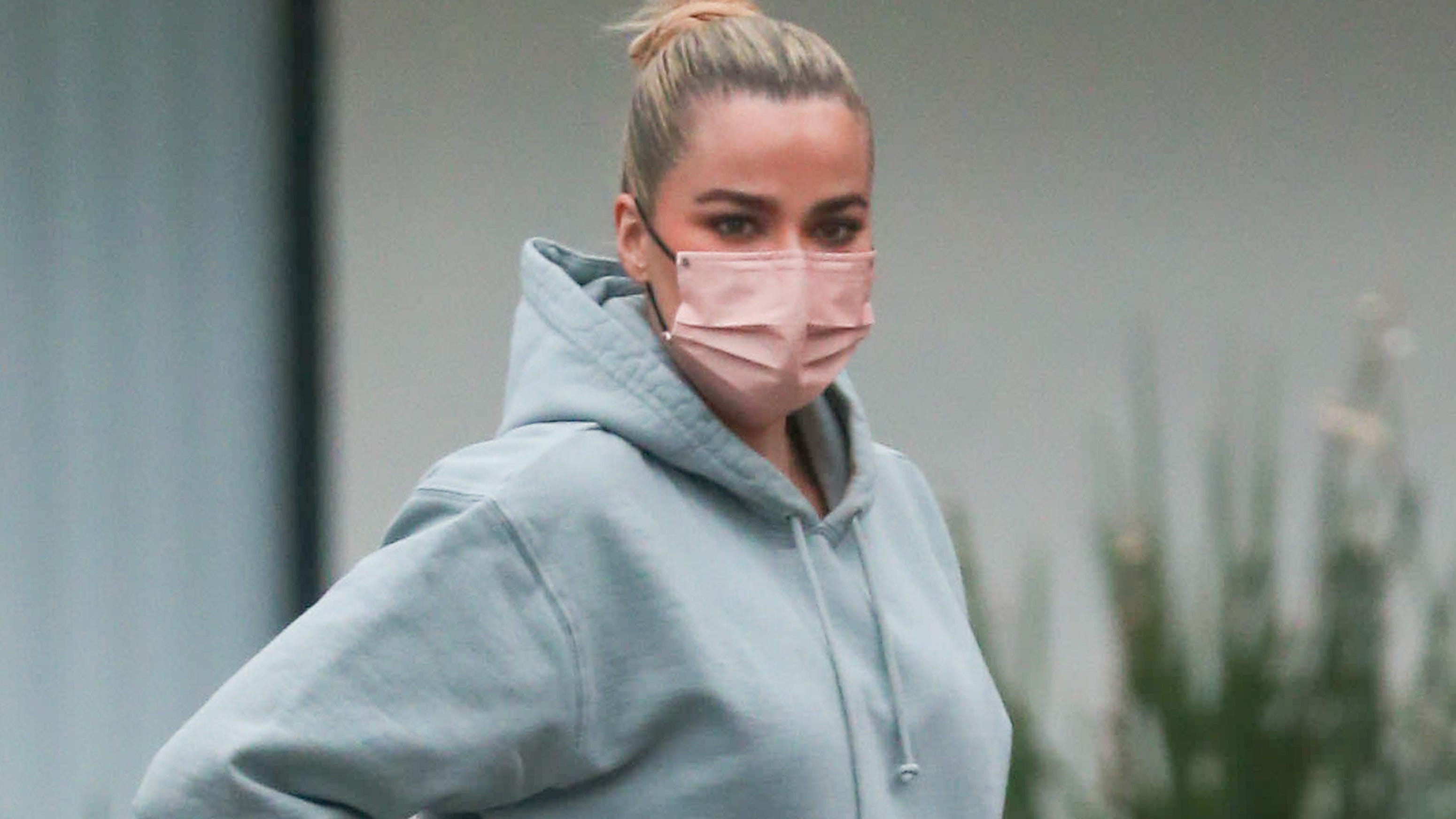 Khloé Kardashian, daughter test positive for COVID: ‘Luckily I have been vaccinated’