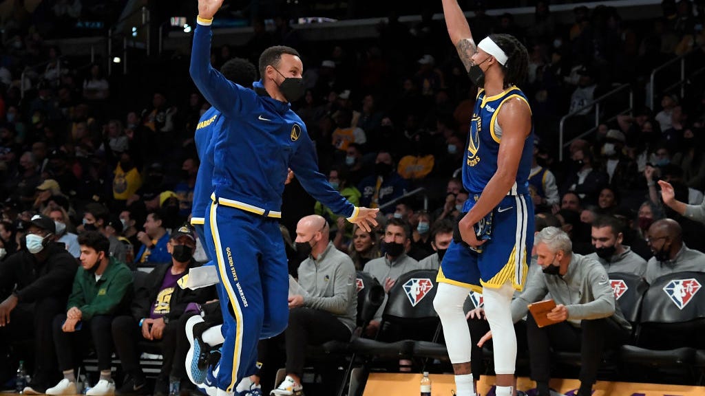 Warriors enjoy team boat ride before Giants-Dodgers NLDS Game 5