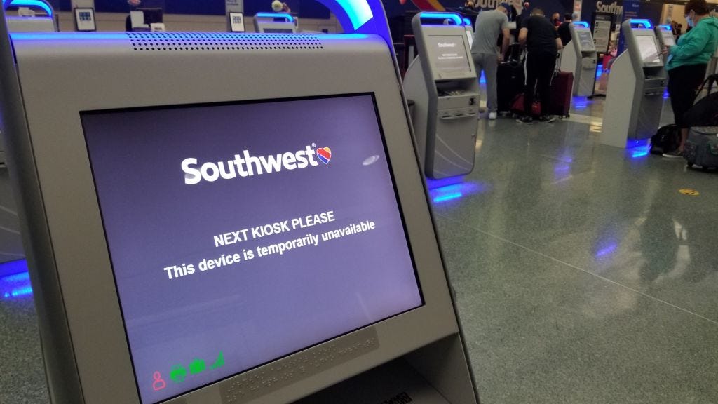 Southwest Airlines cancels more than 500 Friday flights
